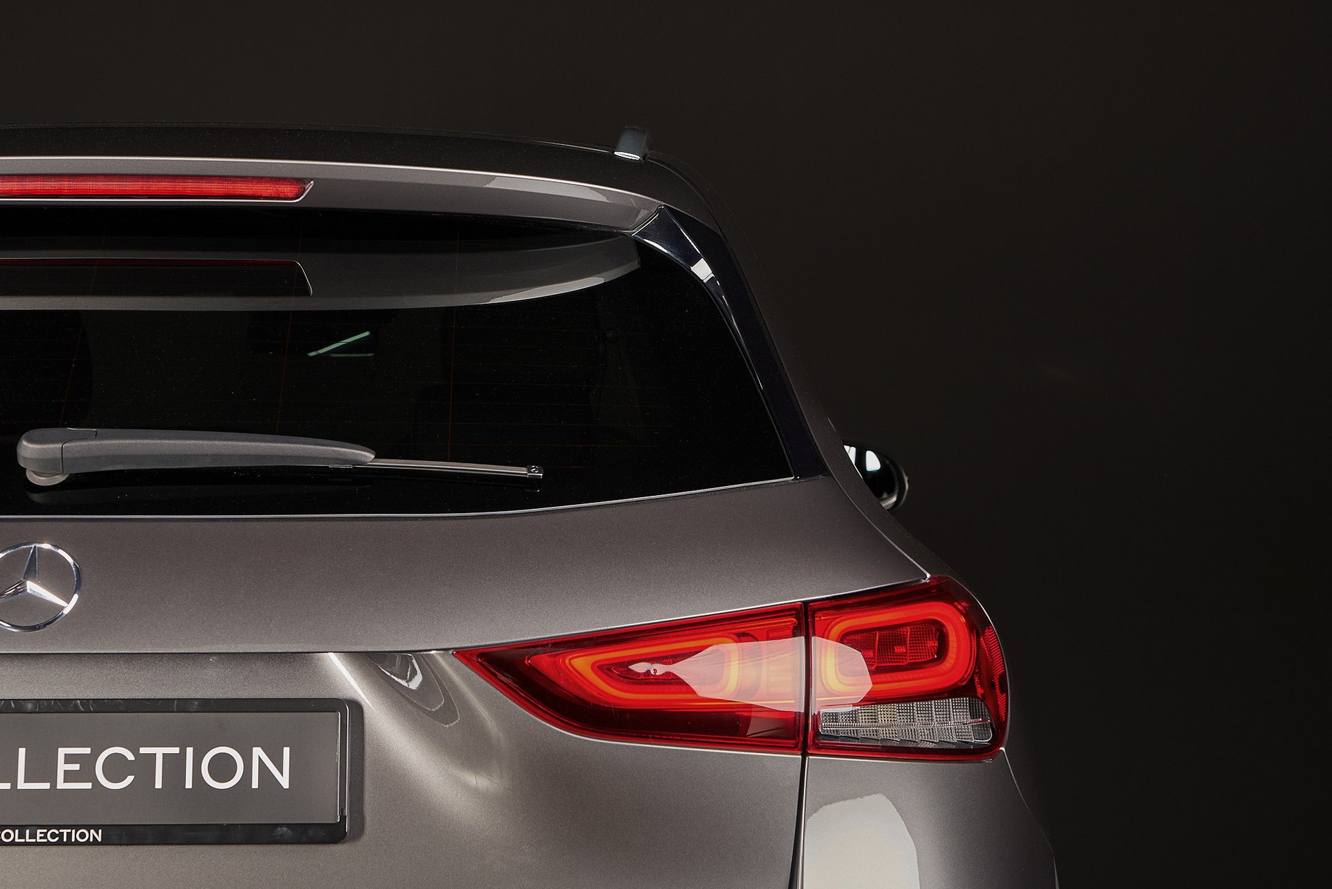 MERCEDES-BENZ GLA 250 4Matic AMG Line 8G-DCT-image-4