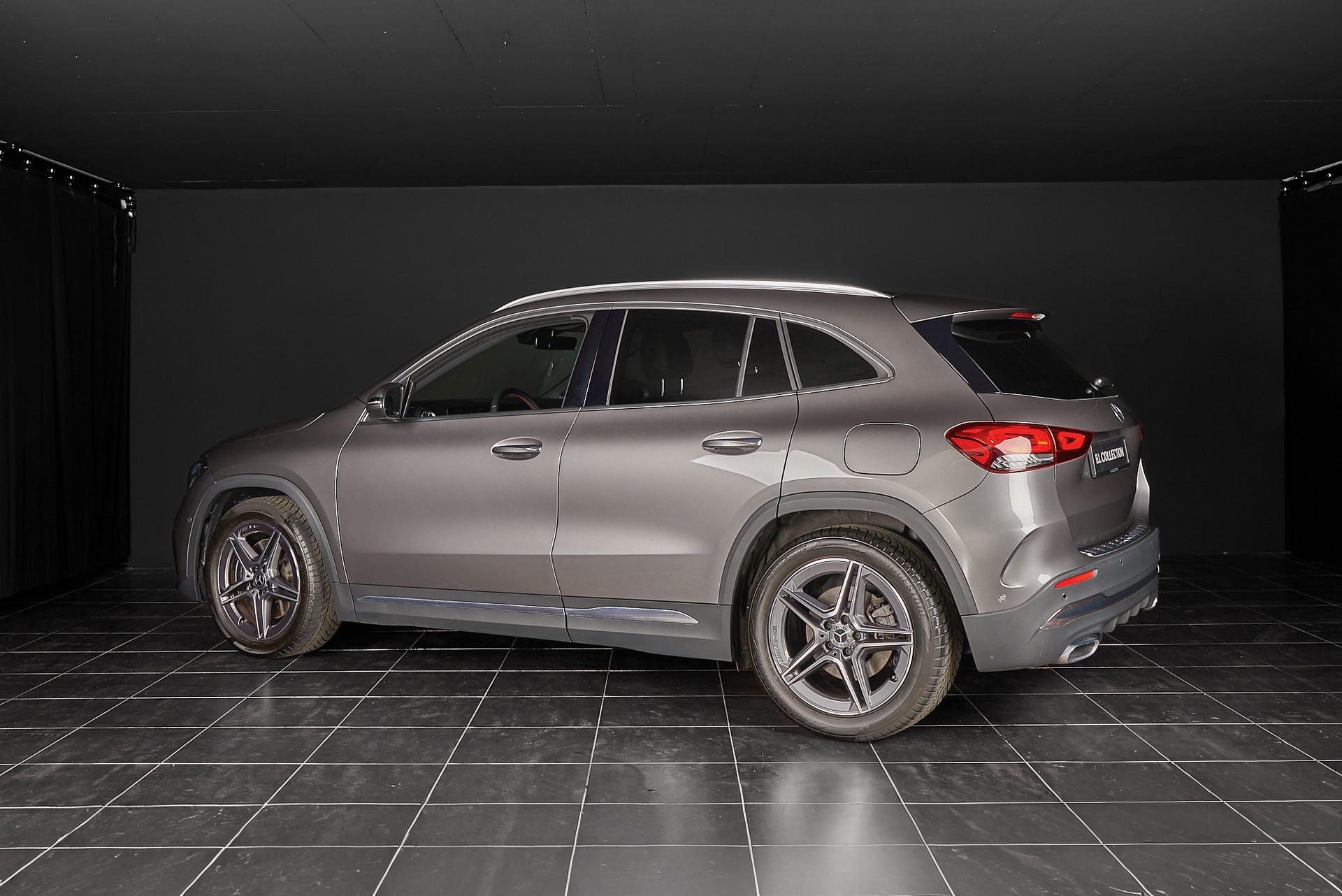 MERCEDES-BENZ GLA 250 4Matic AMG Line 8G-DCT-image-5