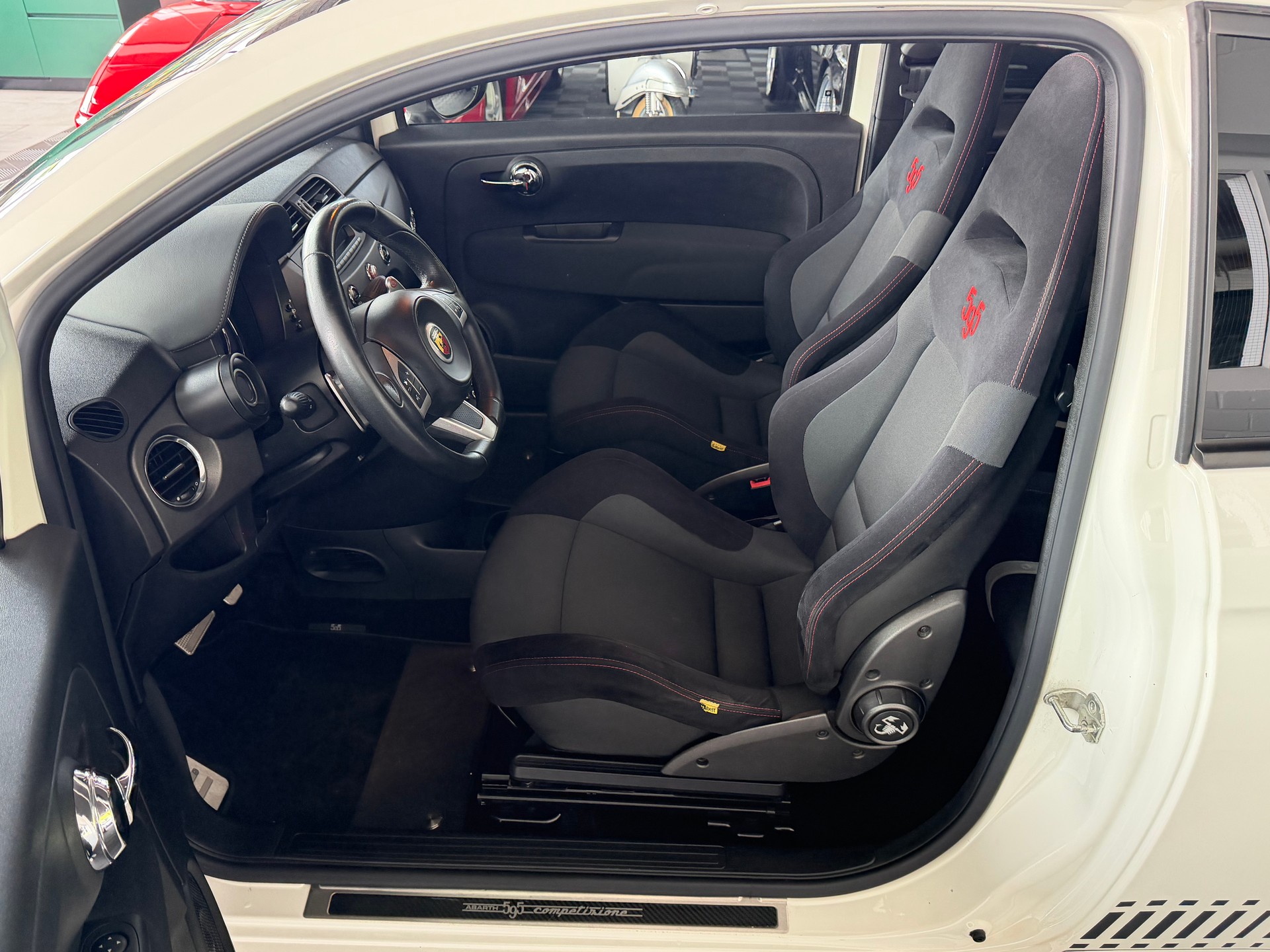 FIAT 595C 1.4 16V Turbo 180 PS Abarth Competizione Dualogic-image-12