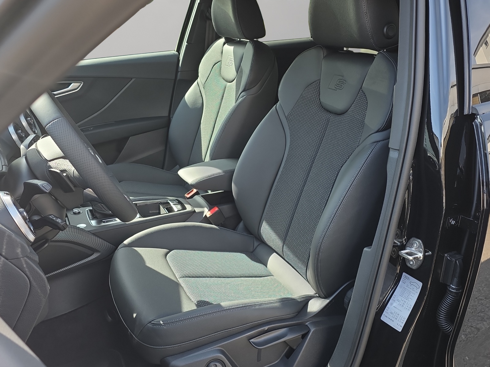 AUDI Q2 35 TFSI S line S-tronic-image-7