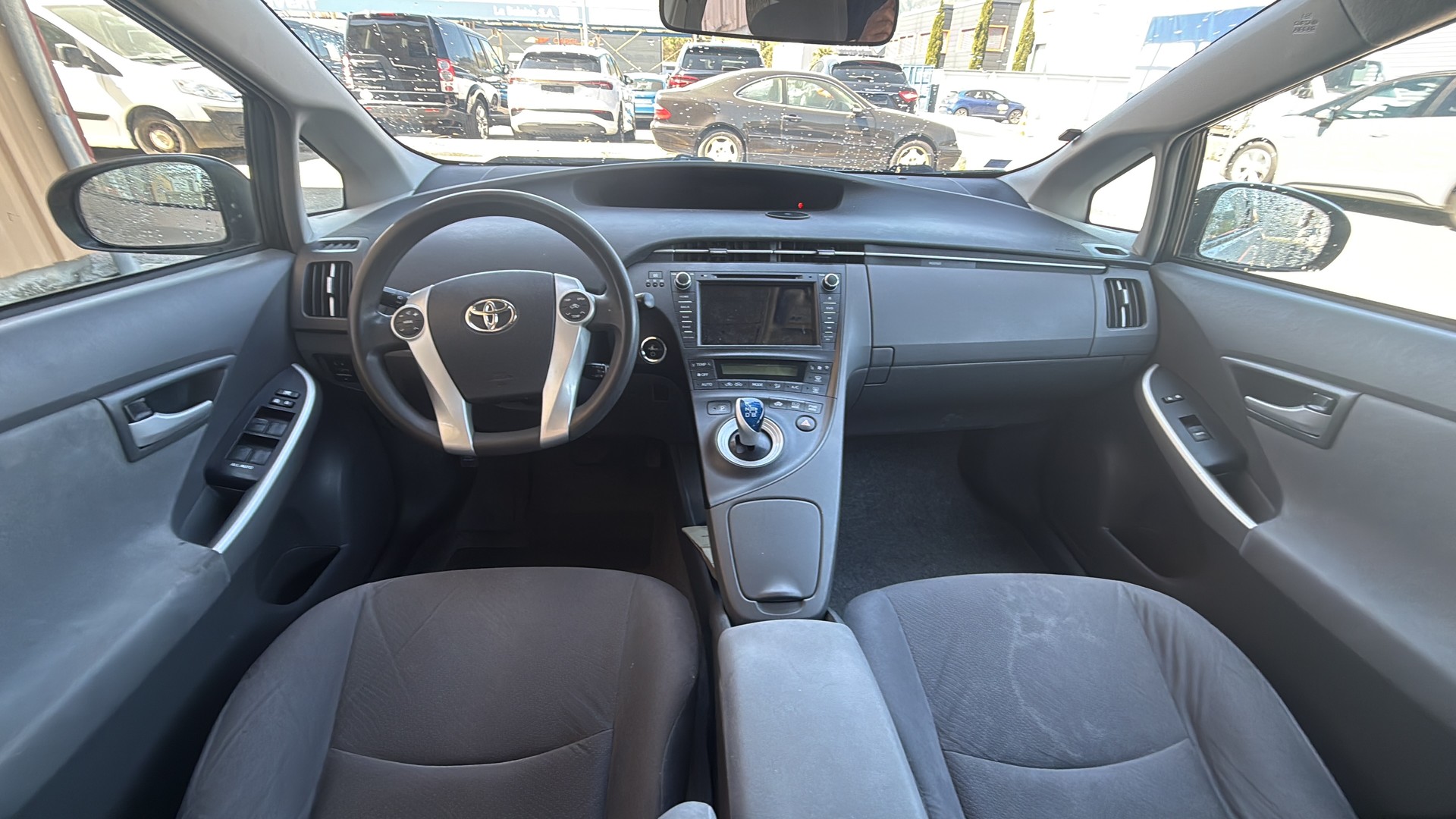TOYOTA PRIUS-image-8