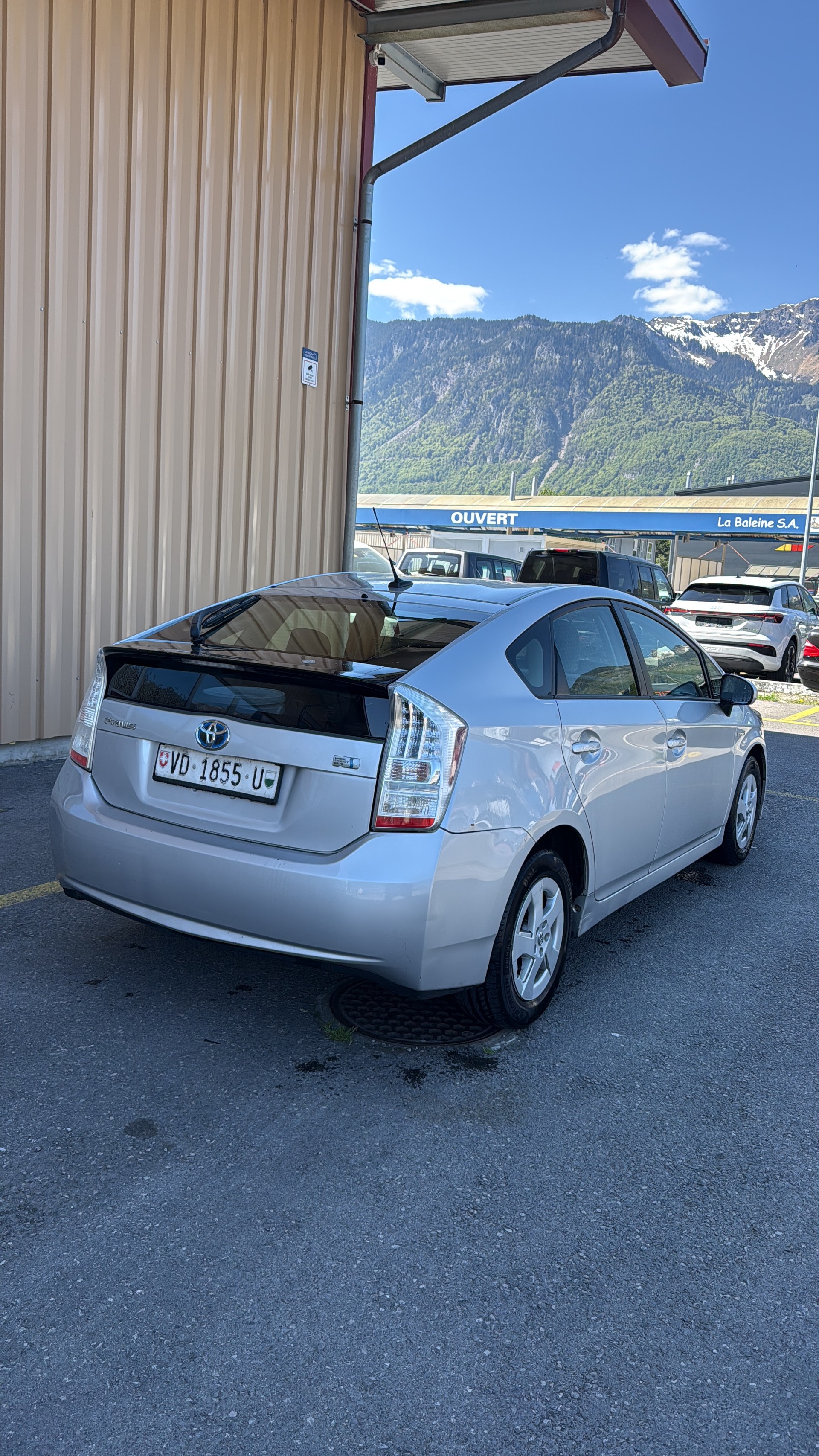 TOYOTA PRIUS-image-3