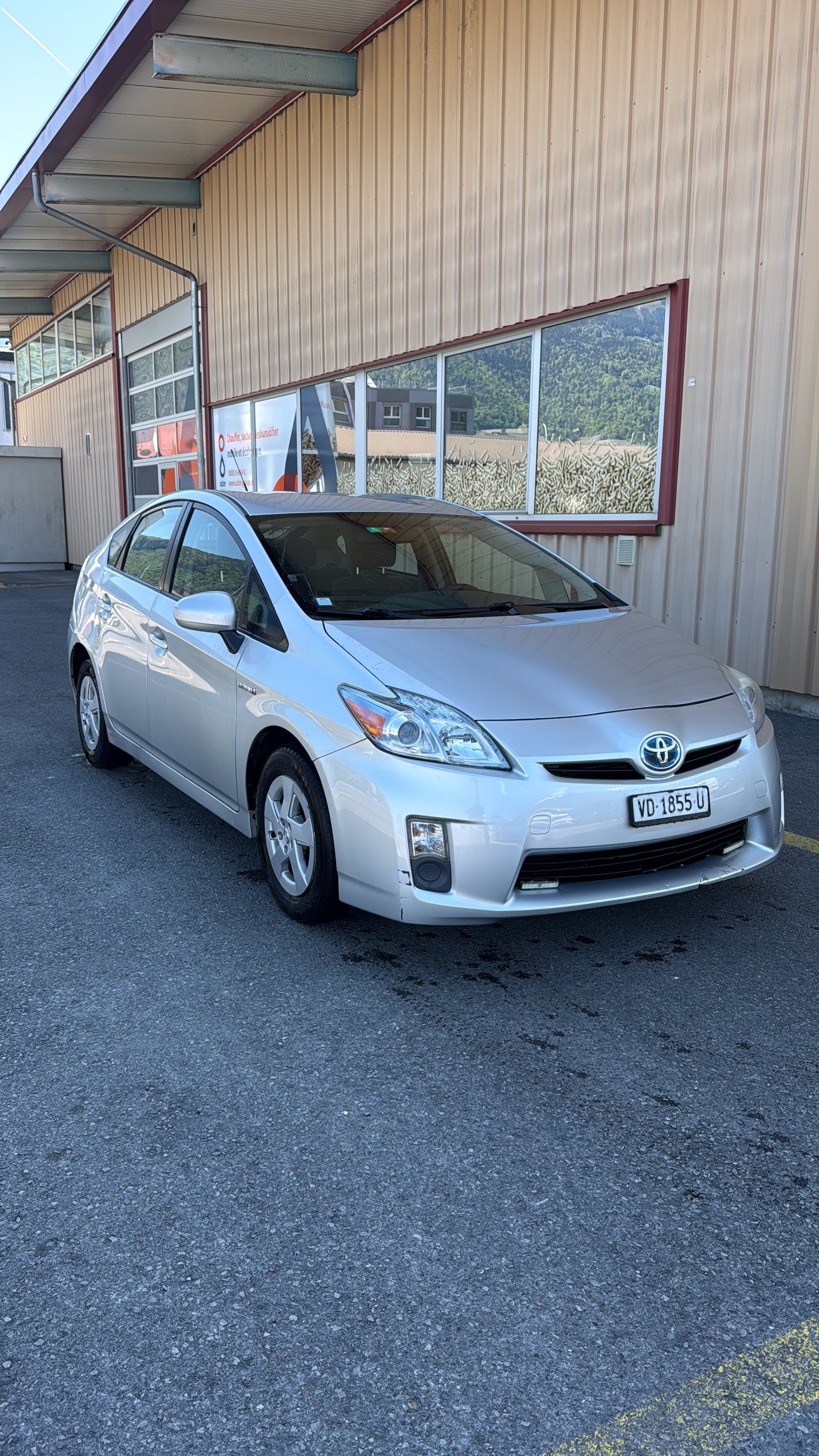 TOYOTA PRIUS-image-1