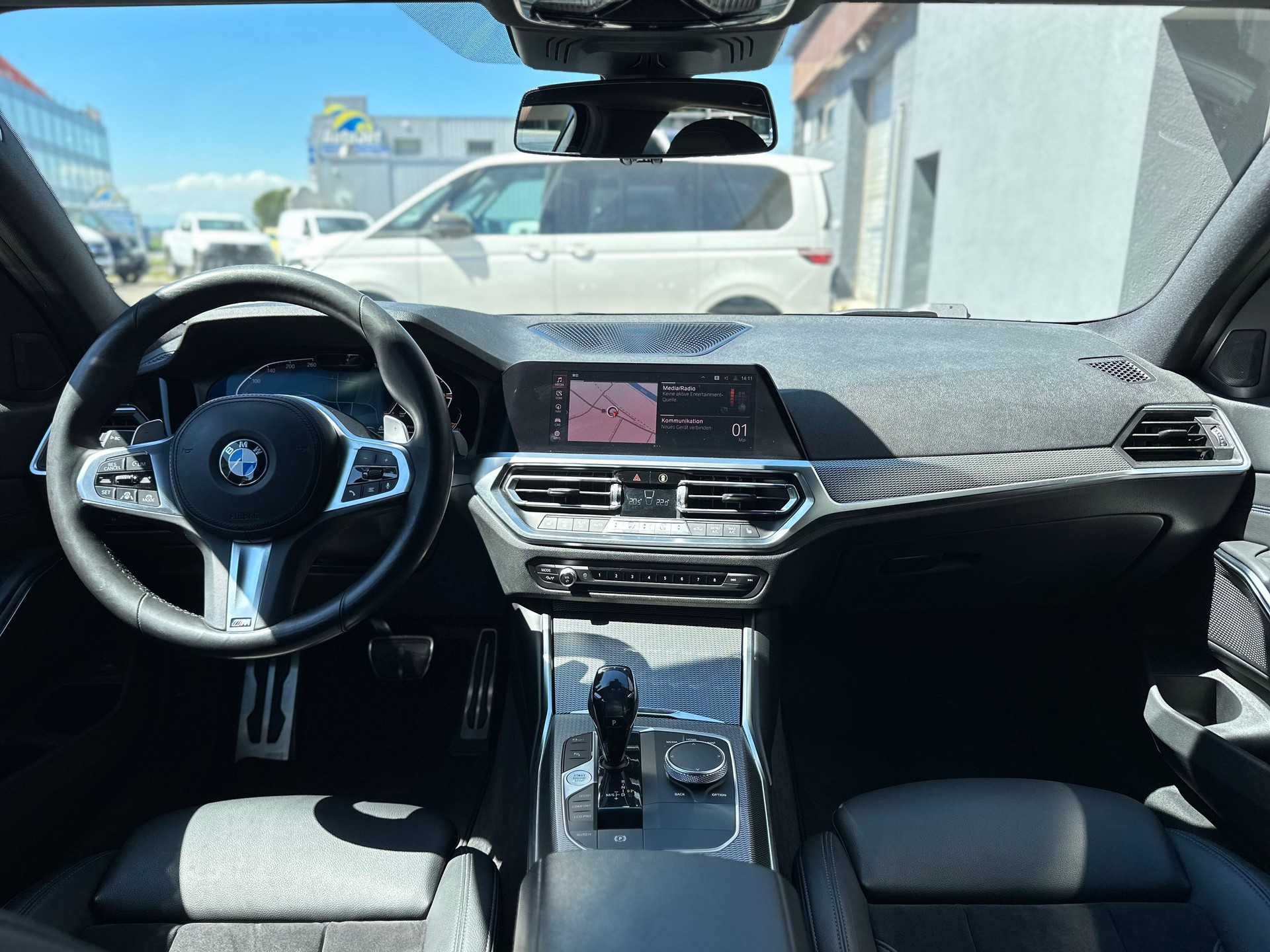 BMW 320d xDrive 48V Touring M Sport Steptronic-image-5