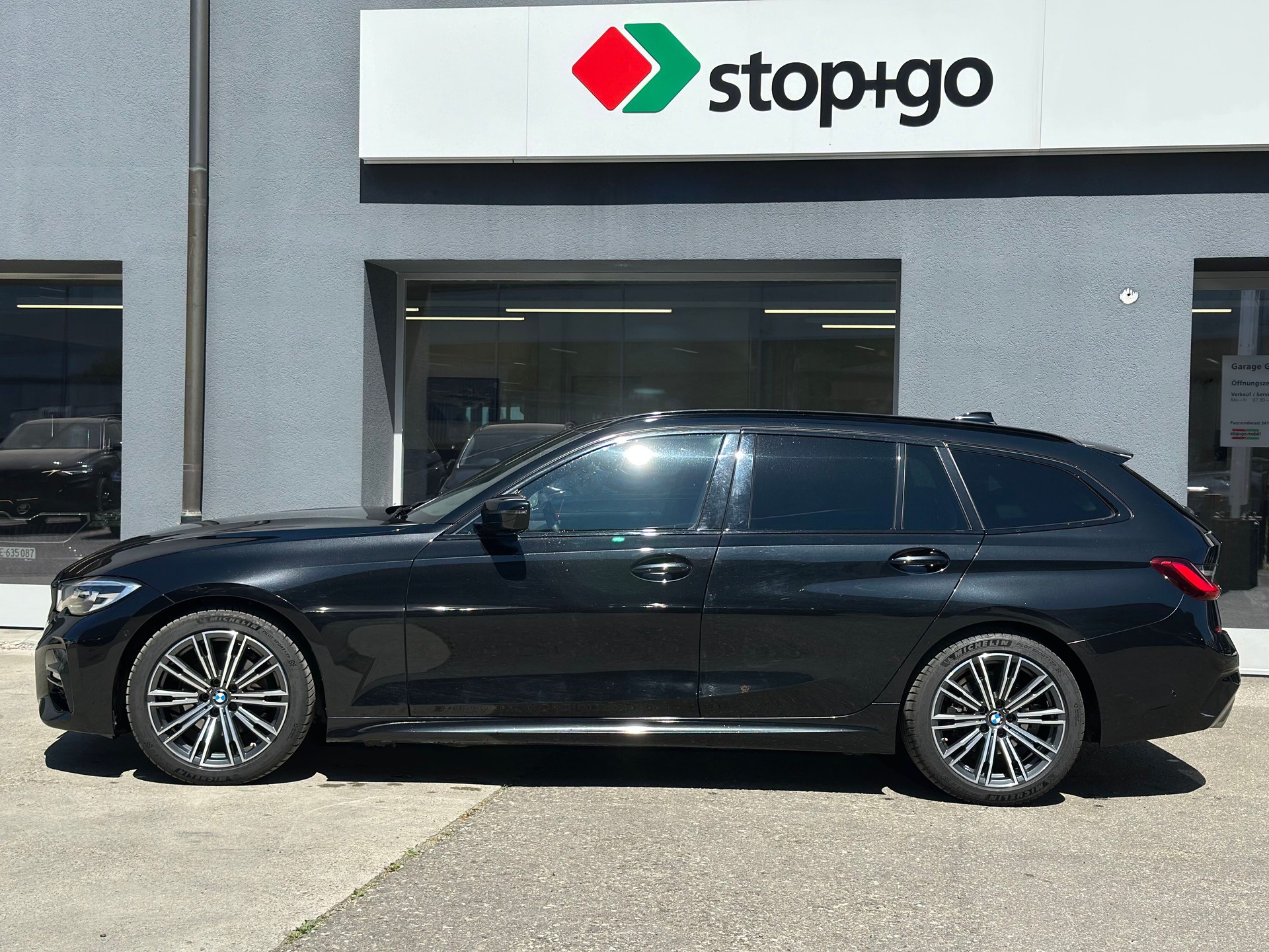 BMW 320d xDrive 48V Touring M Sport Steptronic-image-2