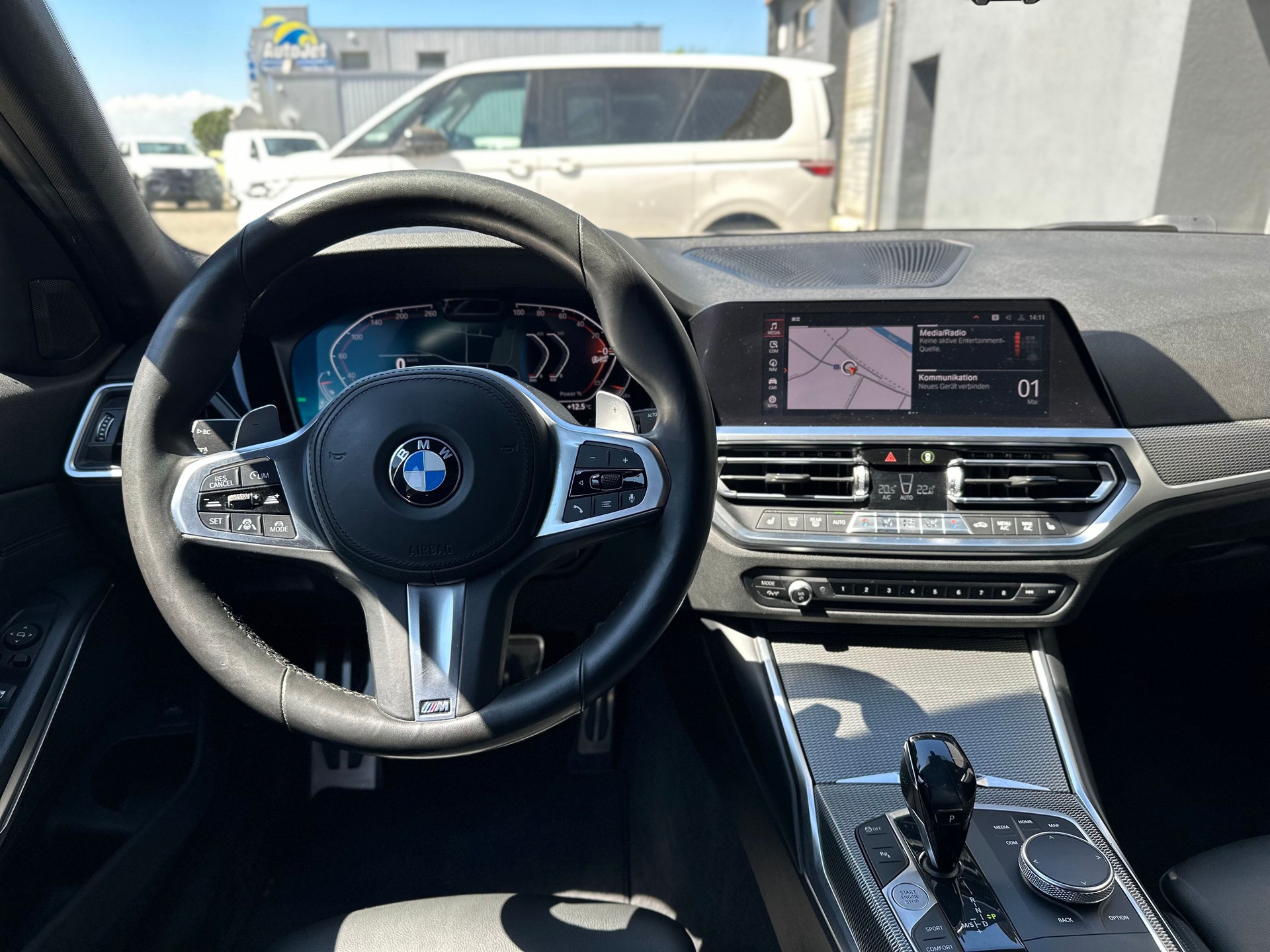 BMW 320d xDrive 48V Touring M Sport Steptronic-image-6