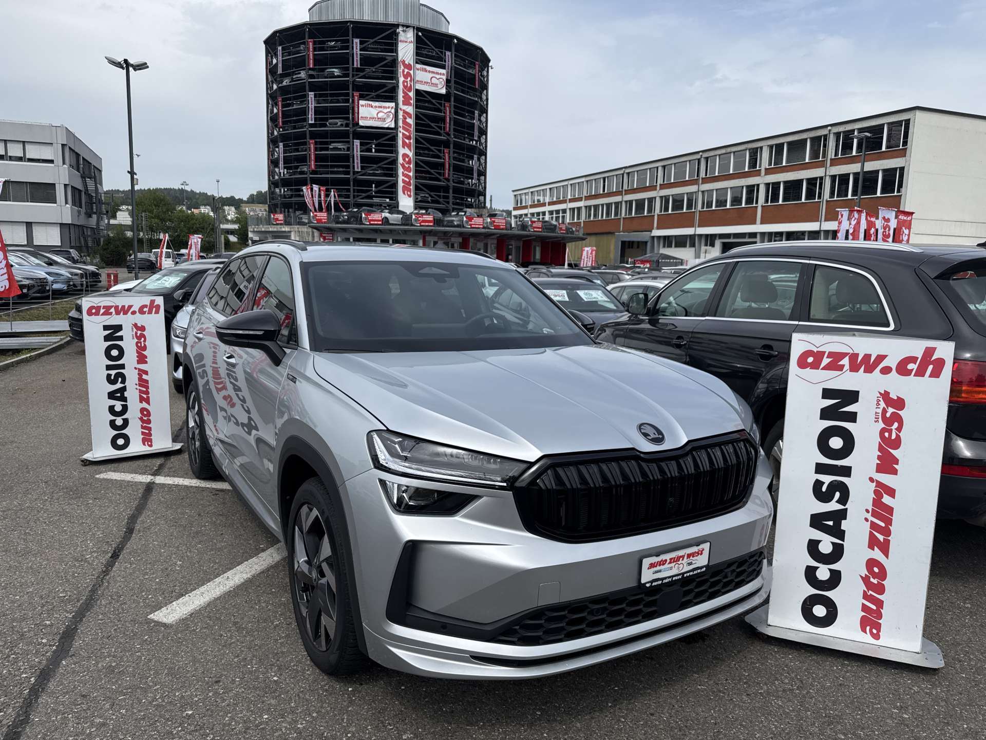 SKODA Kodiaq 2.0 TDi Sportline DSG-Automat 7-Plätzer-image-0