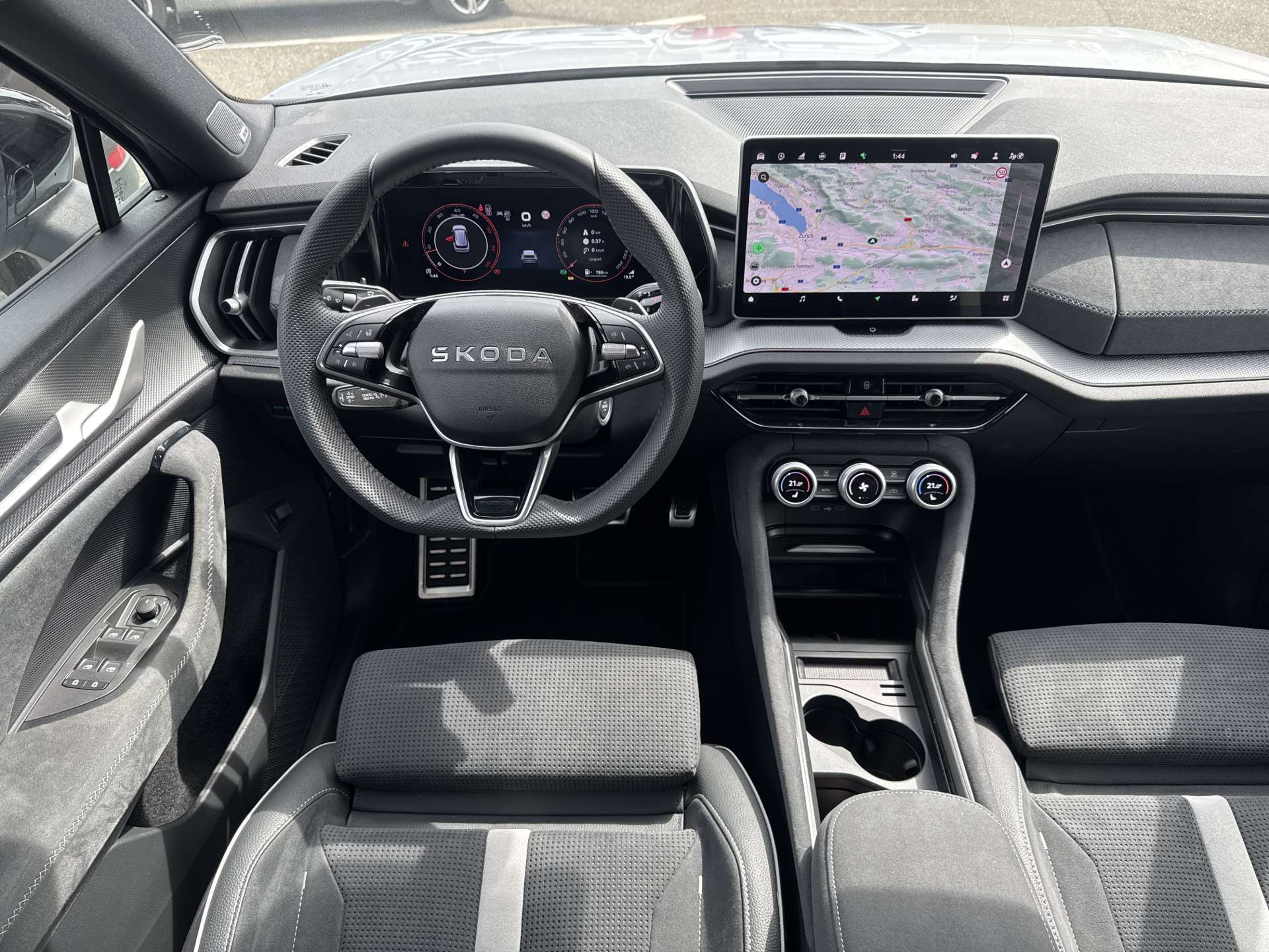 SKODA Kodiaq 2.0 TDi Sportline DSG-Automat 7-Plätzer-image-4