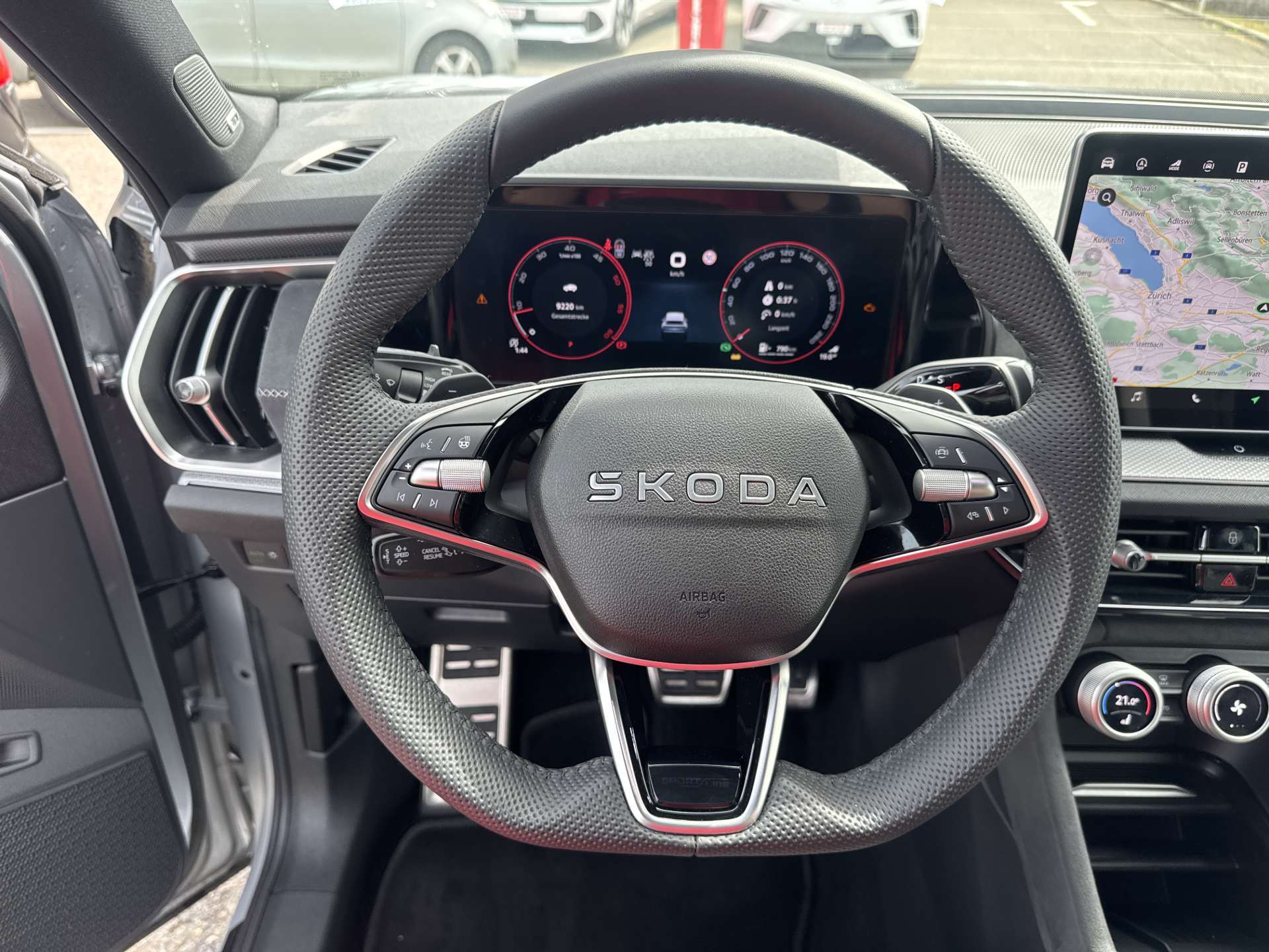 SKODA Kodiaq 2.0 TDi Sportline DSG-Automat 7-Plätzer-image-15