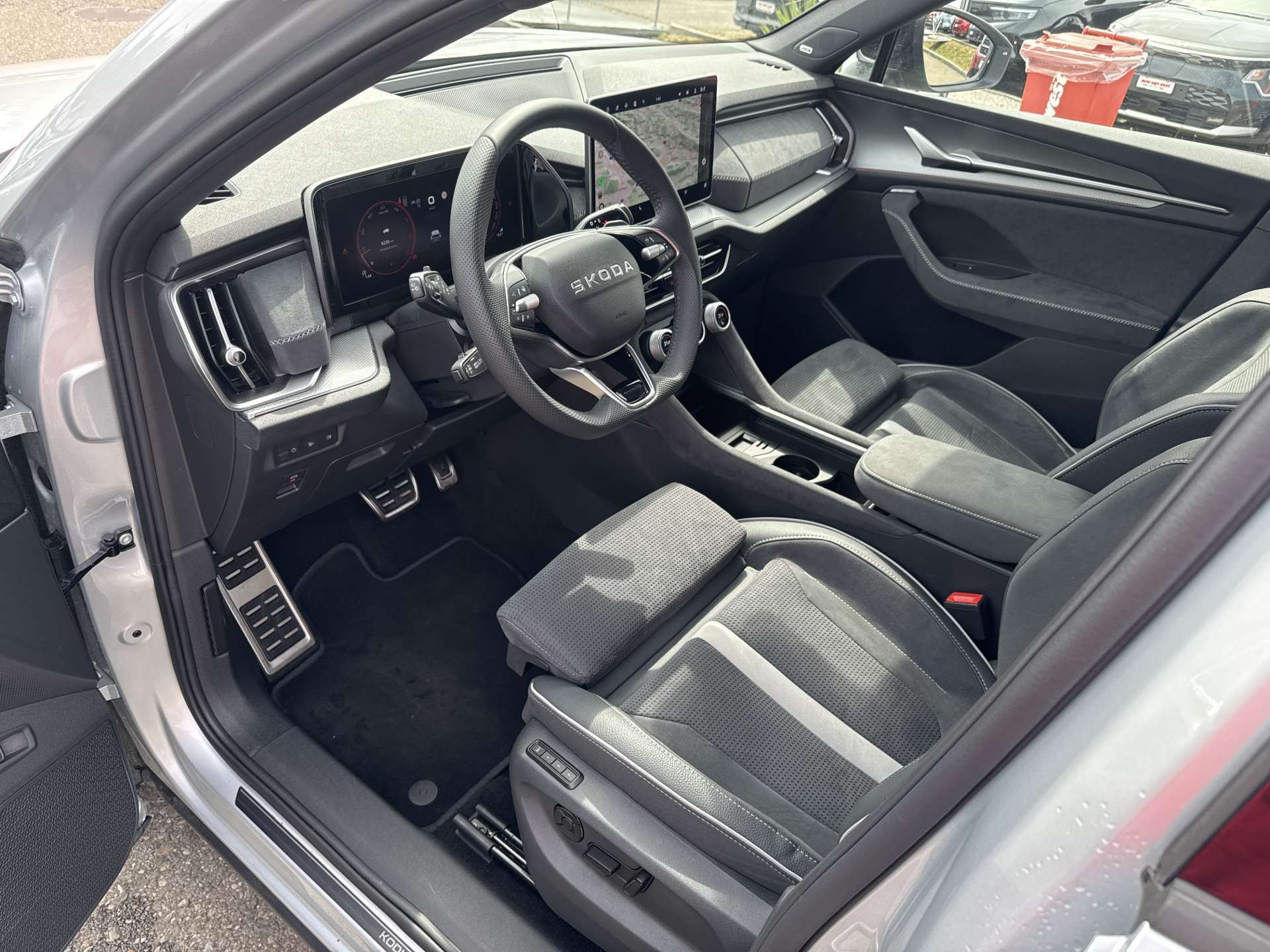 SKODA Kodiaq 2.0 TDi Sportline DSG-Automat 7-Plätzer-image-5