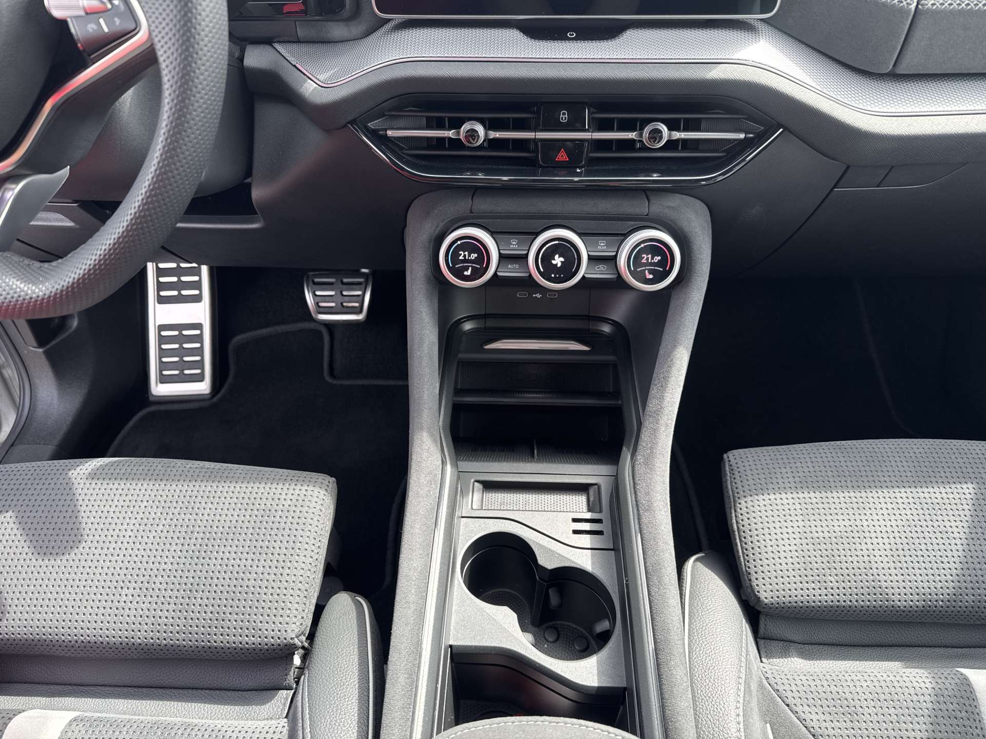 SKODA Kodiaq 2.0 TDi Sportline DSG-Automat 7-Plätzer-image-11
