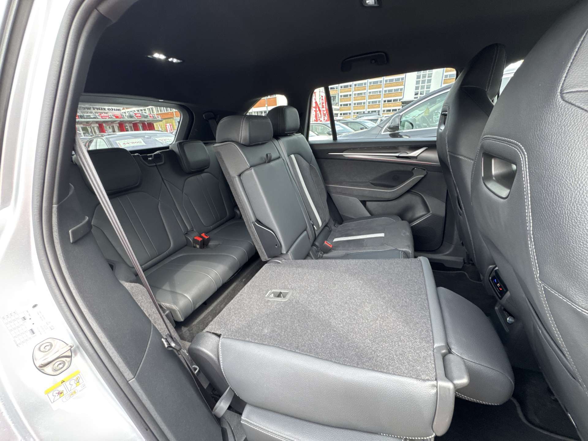 SKODA Kodiaq 2.0 TDi Sportline DSG-Automat 7-Plätzer-image-6