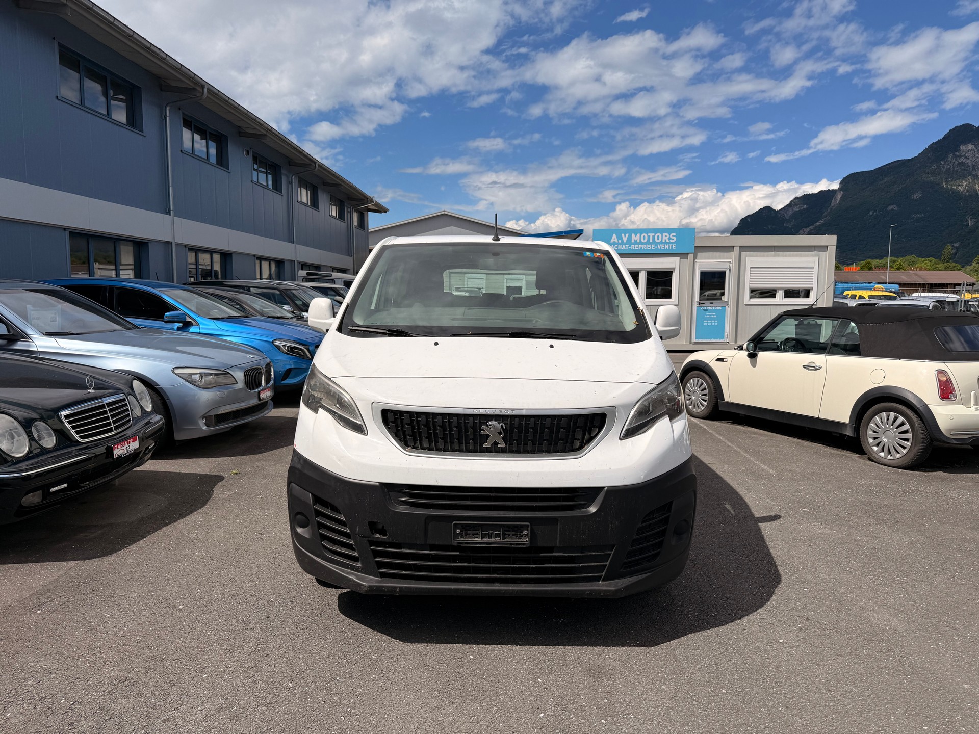 PEUGEOT Traveller 1.6 BlueHDi Active Standard-image-1