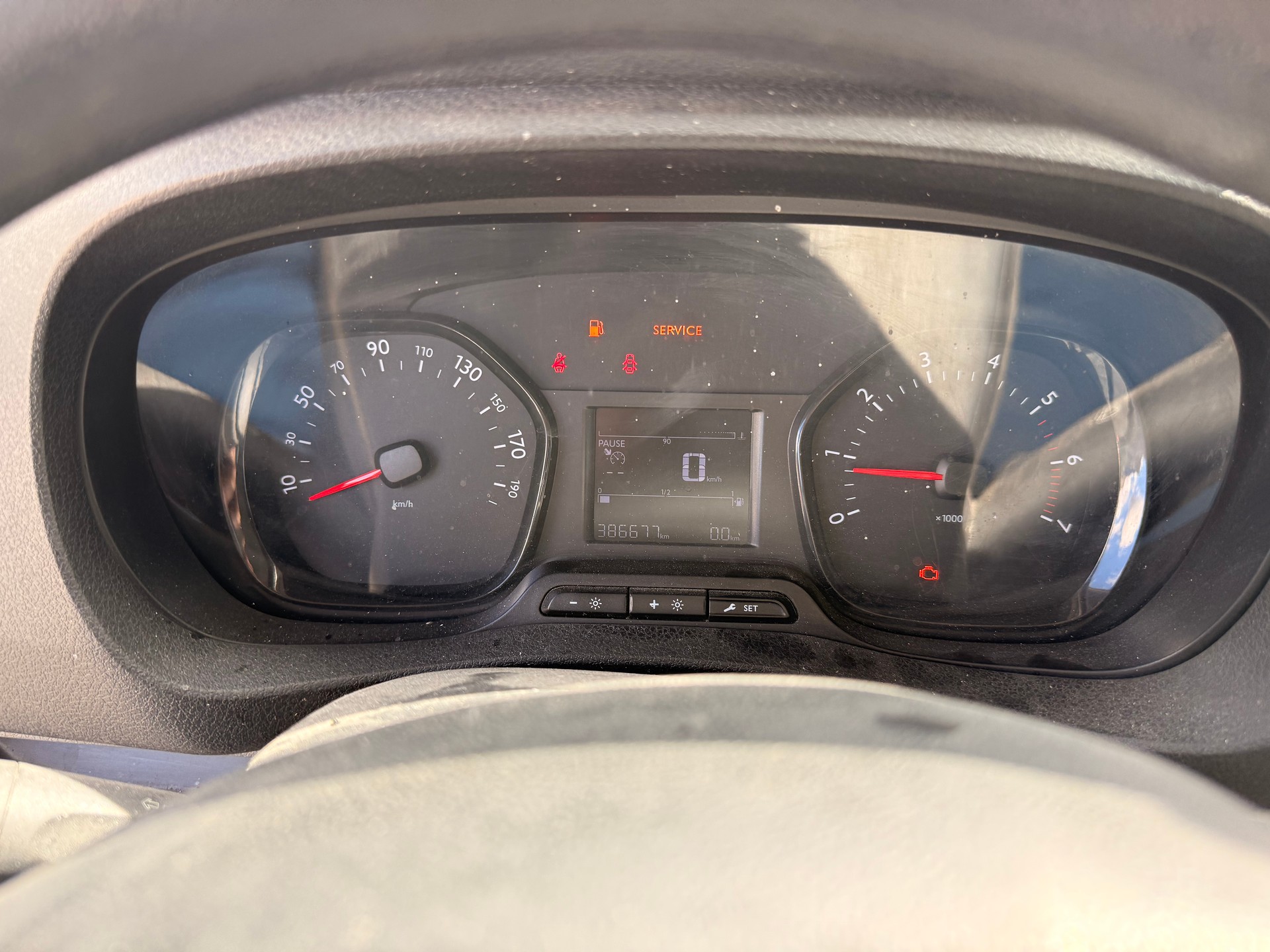 PEUGEOT Traveller 1.6 BlueHDi Active Standard-image-9