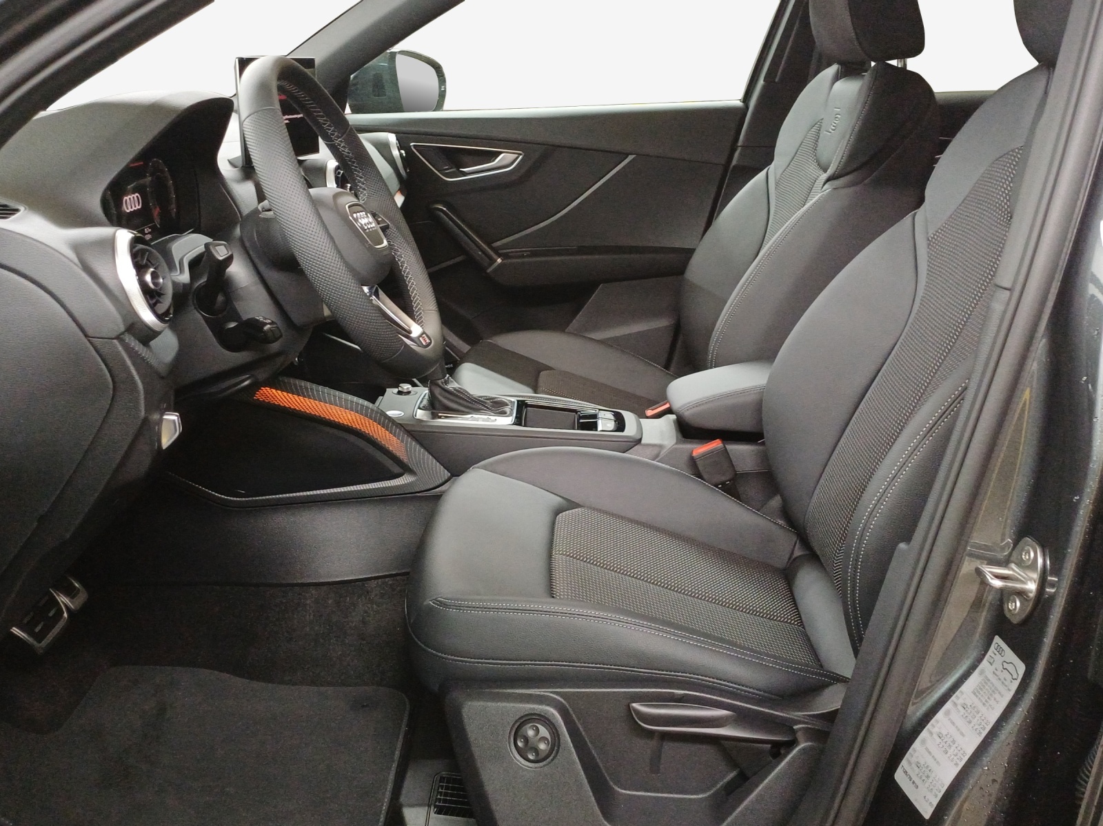 AUDI Q2 40 TFSI S line quattro S-tronic-image-7