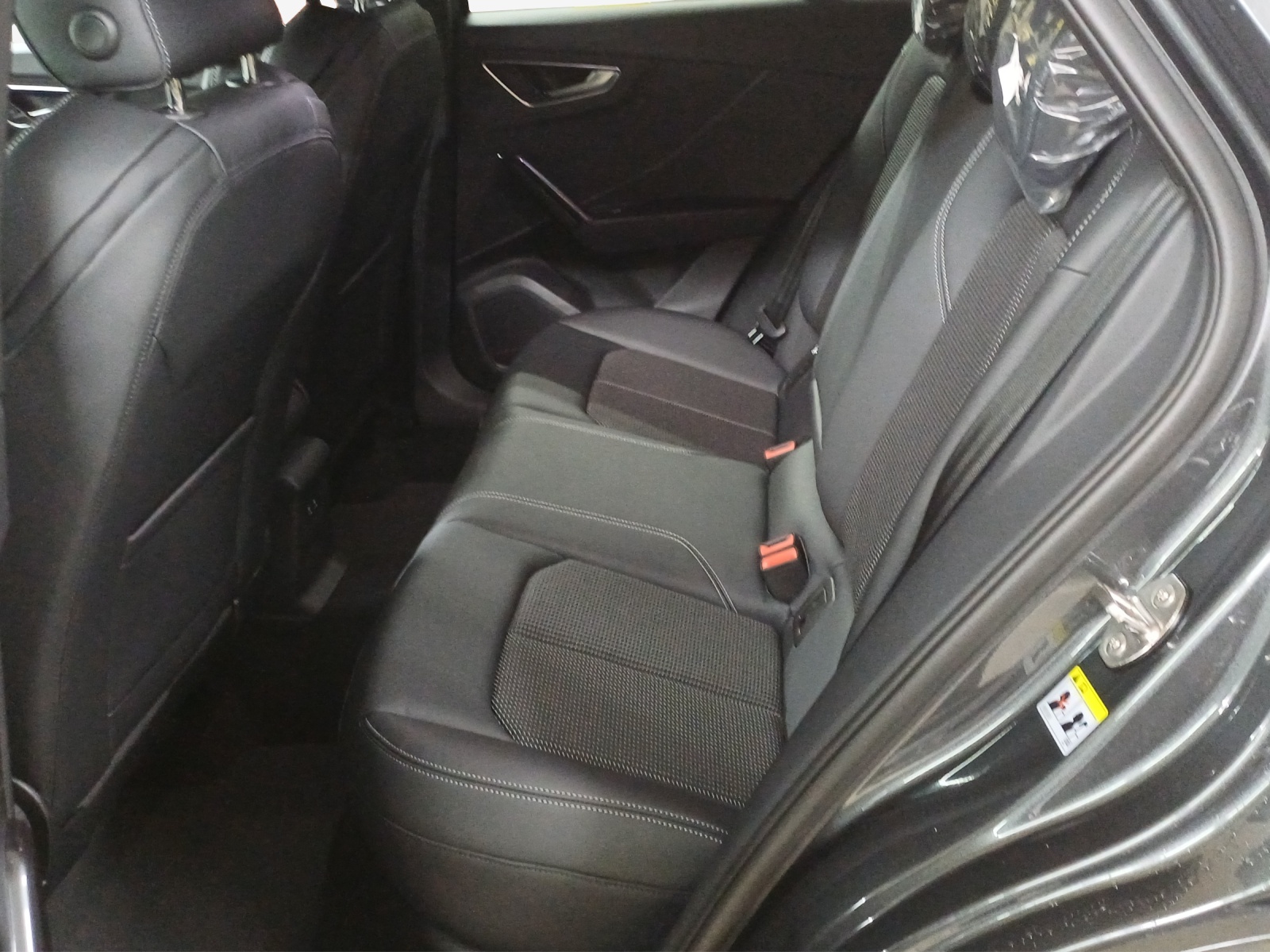 AUDI Q2 40 TFSI S line quattro S-tronic-image-11