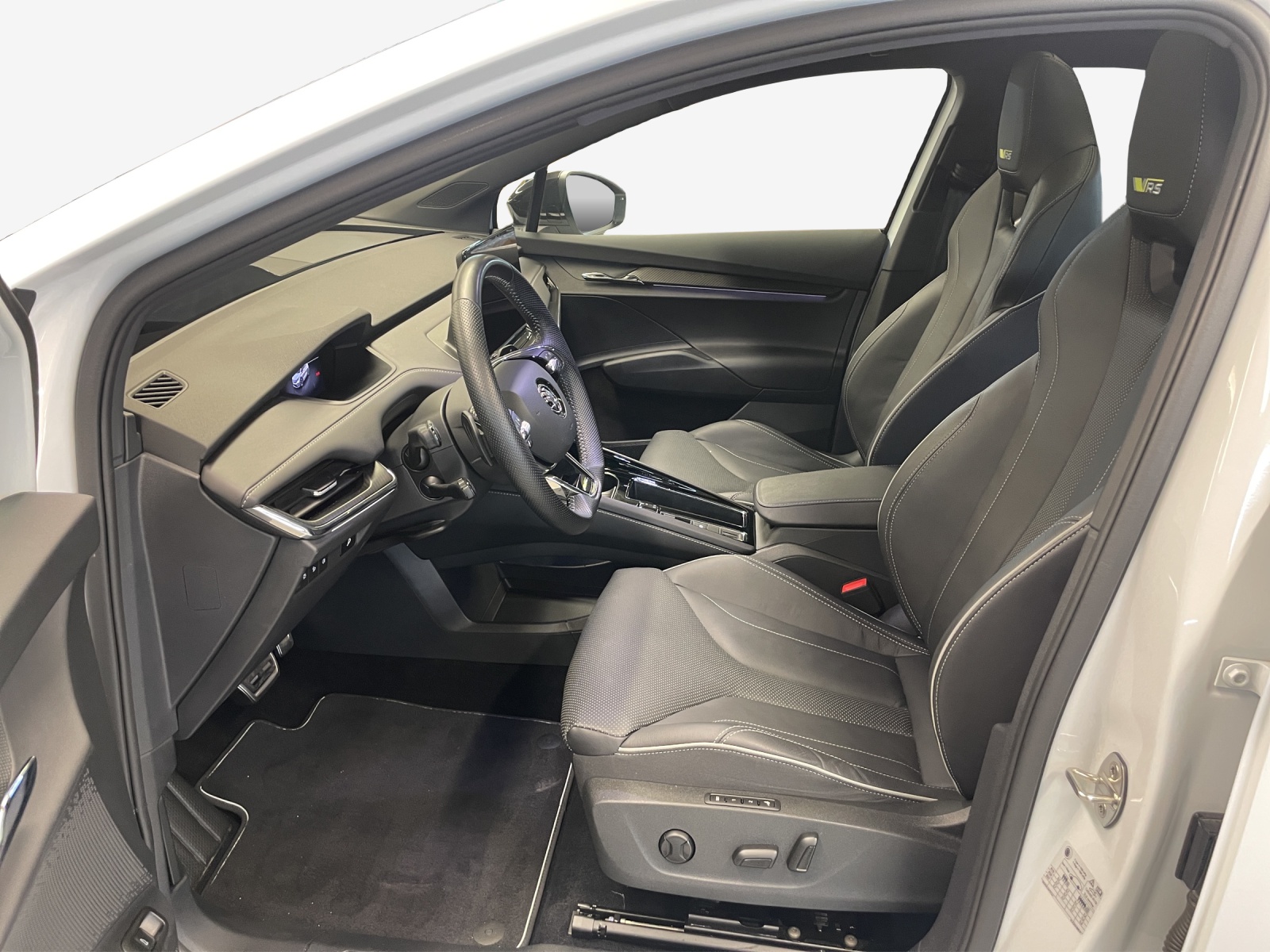 SKODA Enyaq Coupé RS iV 80 4x4-image-7