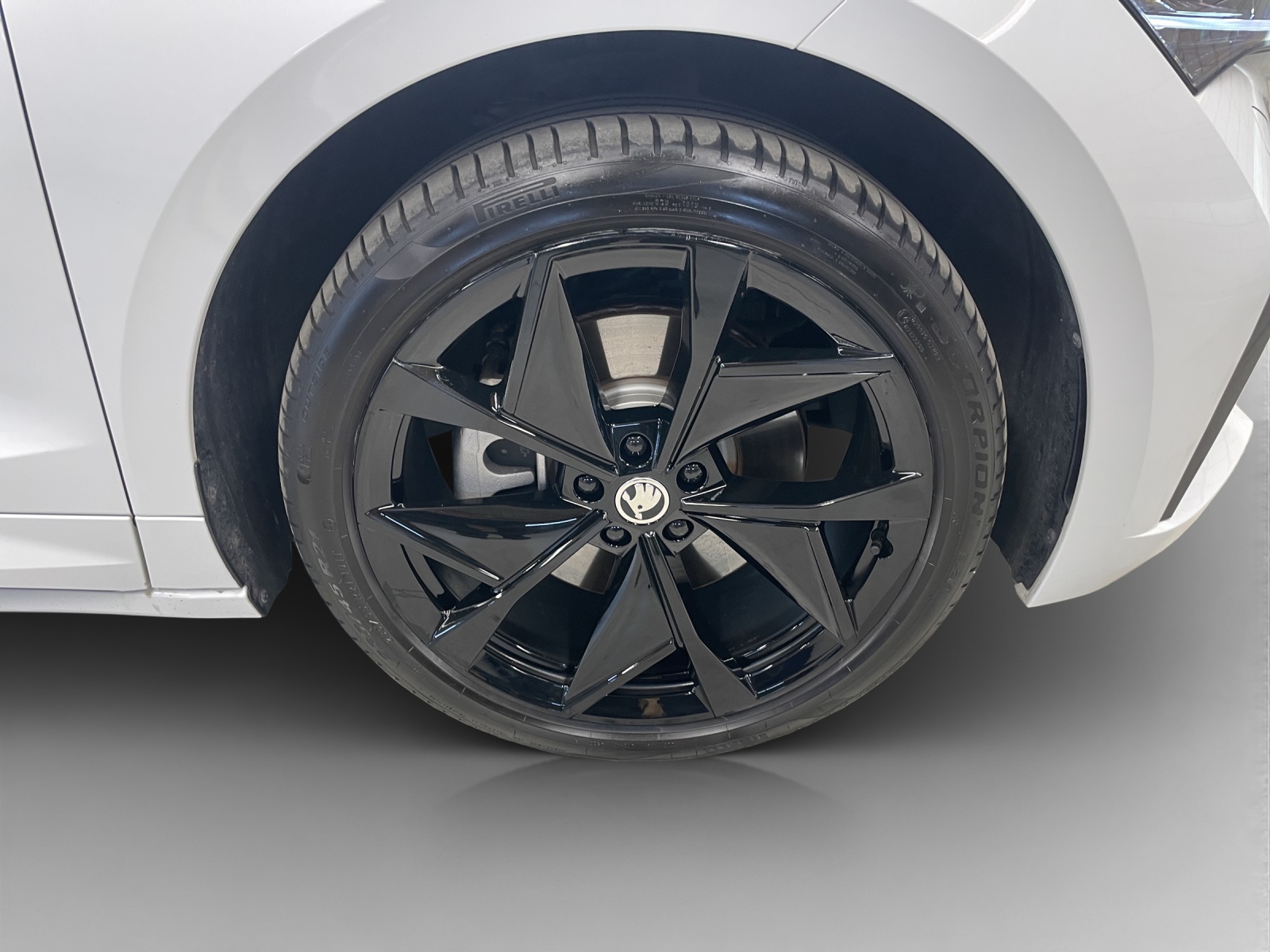 SKODA Enyaq Coupé RS iV 80 4x4-image-15