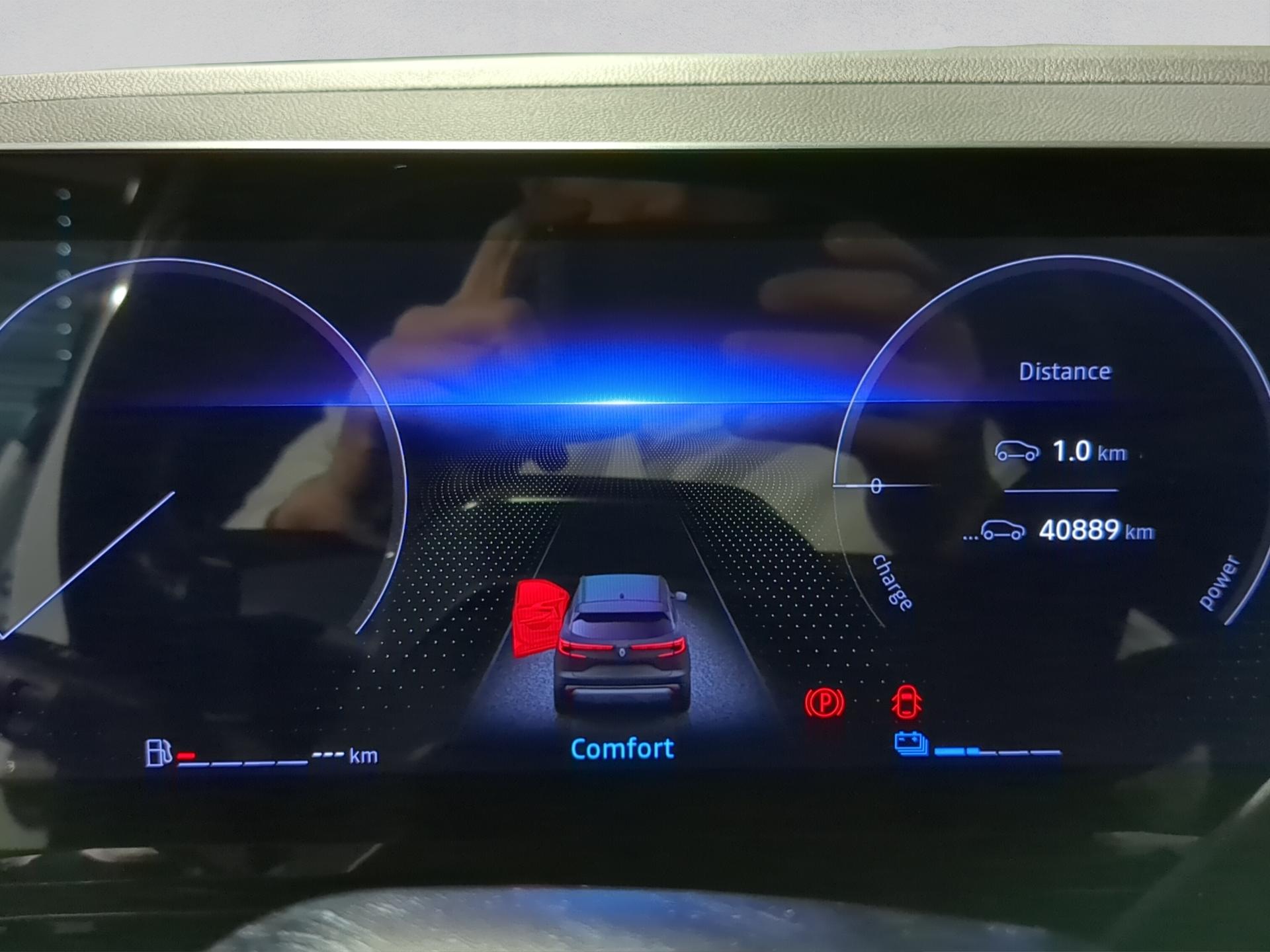 RENAULT Austral 1.2 HEV 200 Techno Esprit Alpine A-image-10