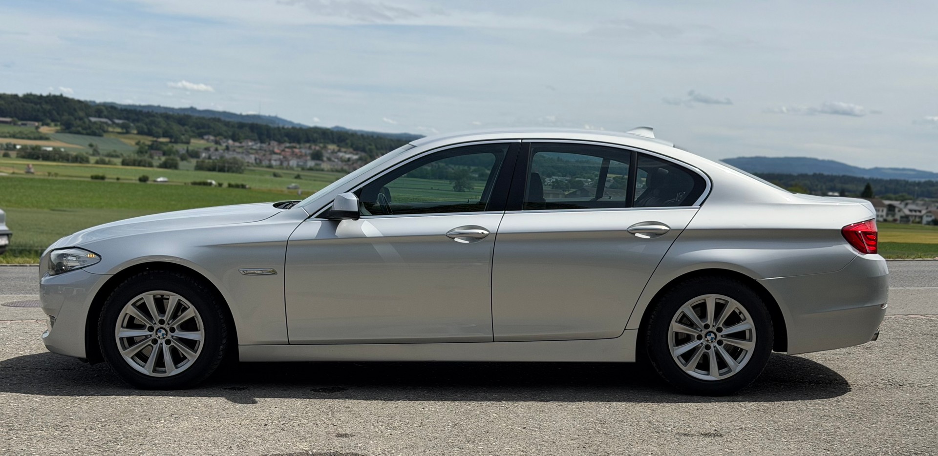 BMW 528i Steptronic-image-1