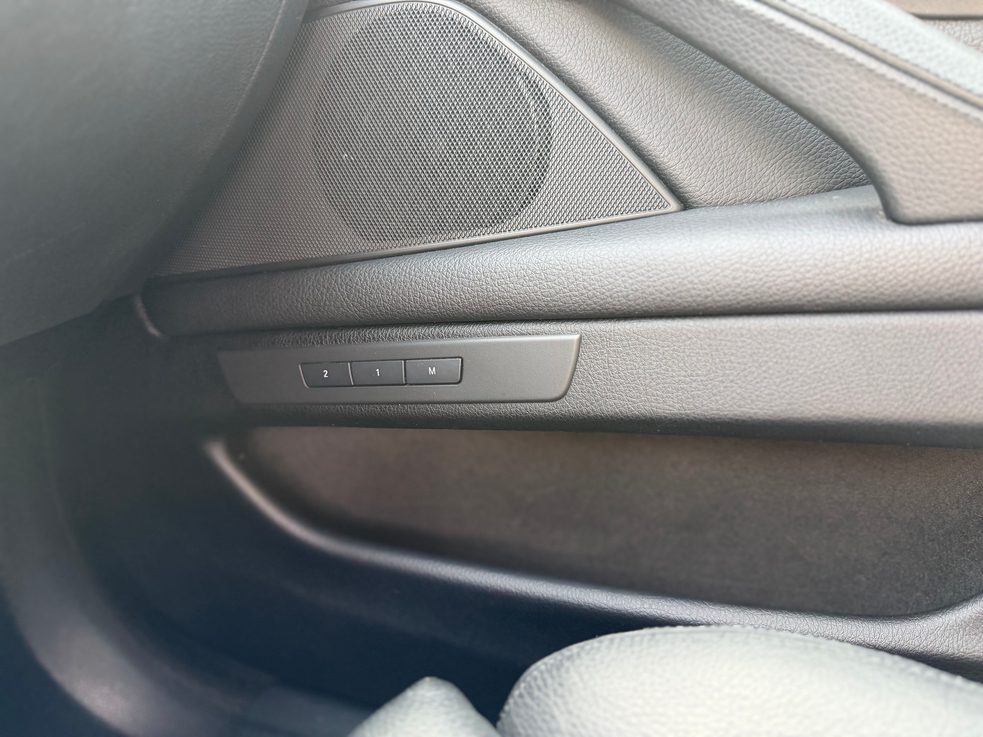 BMW 528i Steptronic-image-13