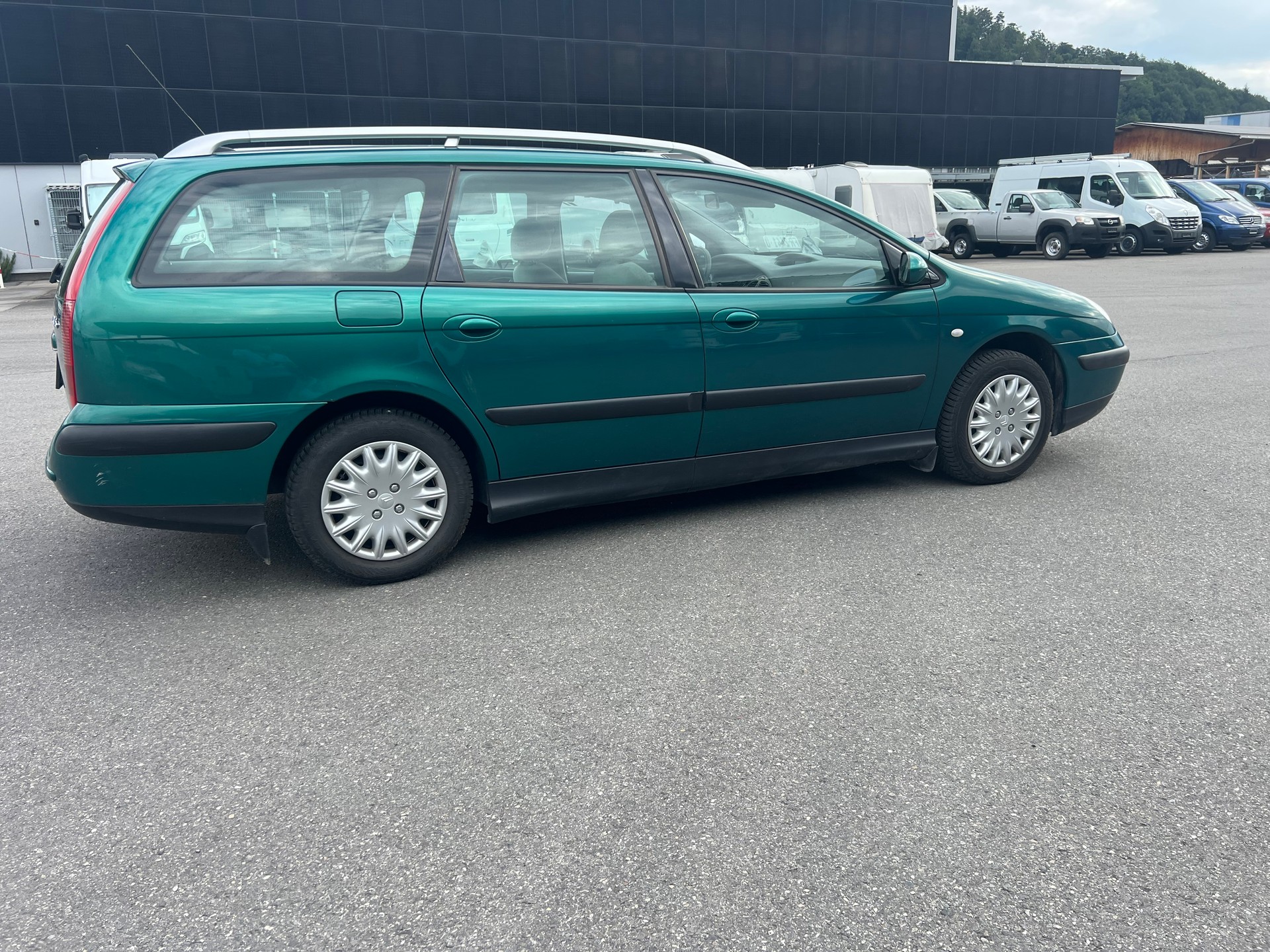 CITROEN C5 Break 2.0i 16V Ambiance Automatic-image-3