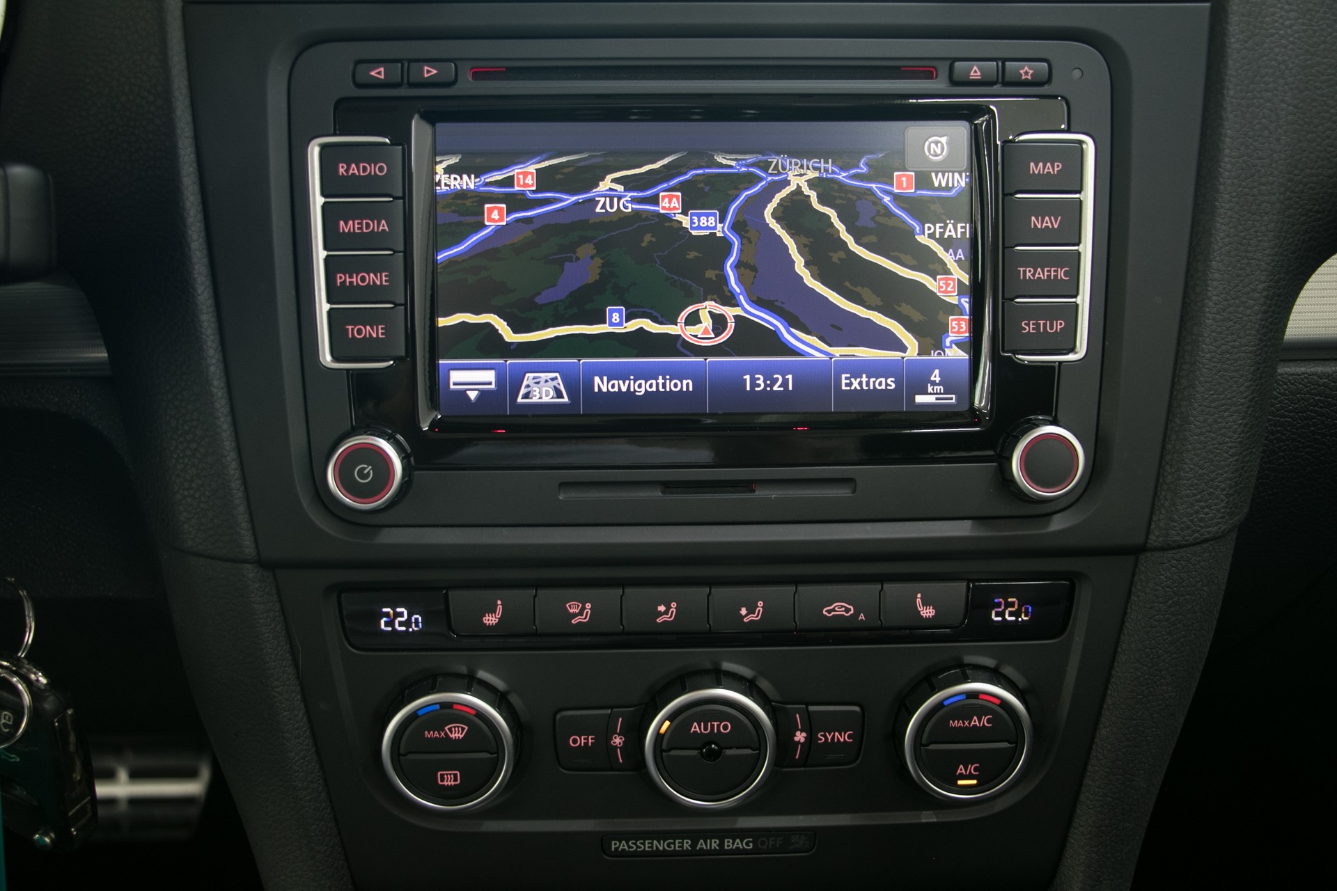 VW Golf Cabrio 2.0 TSI R DSG-image-8