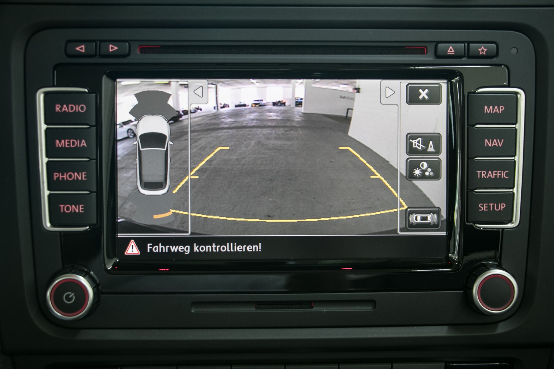 VW Golf Cabrio 2.0 TSI R DSG-image-9