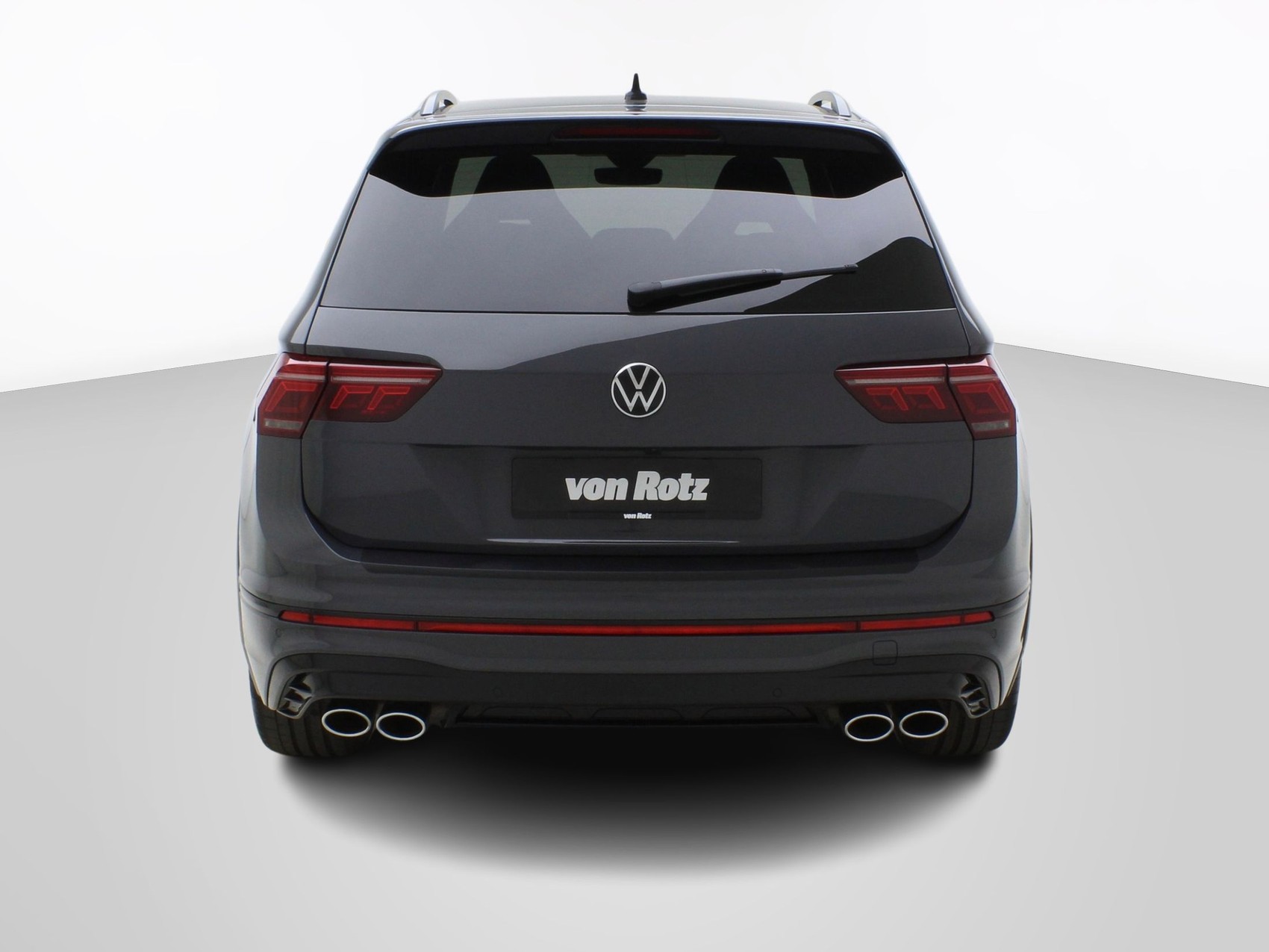 VW Tiguan 2.0 TSI DSG R Black Style 4Motion-image-2
