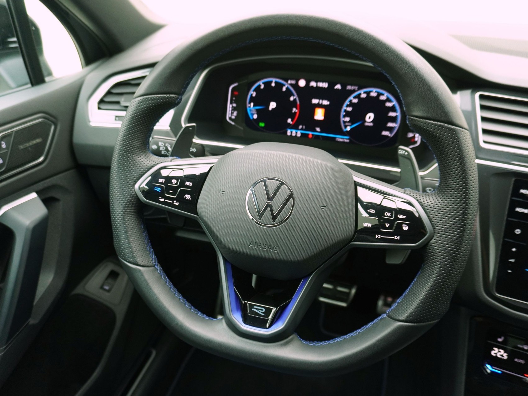 VW Tiguan 2.0 TSI DSG R Black Style 4Motion-image-9