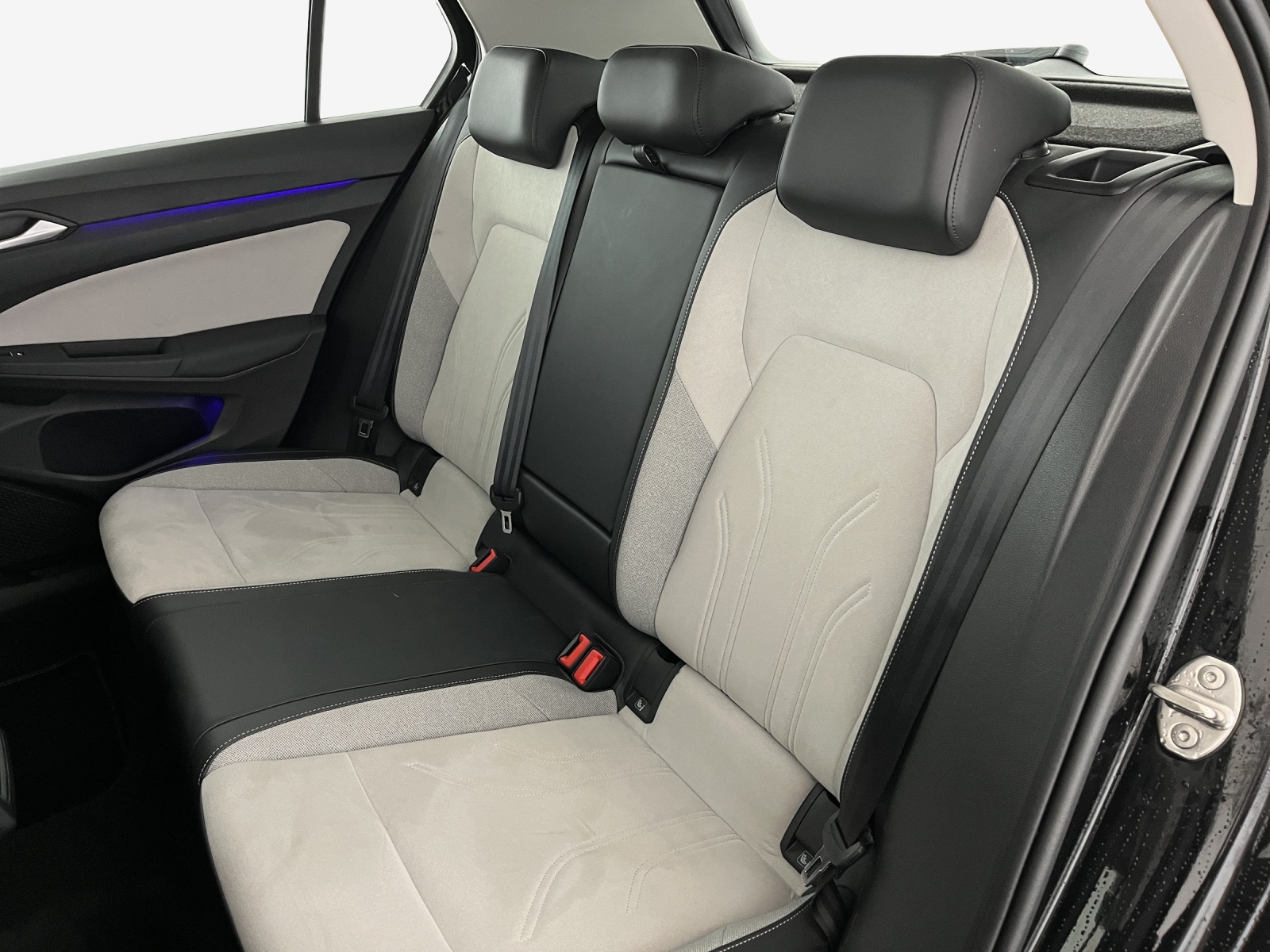VW Golf 1.5 e TSI mHEV Style DSG-image-11