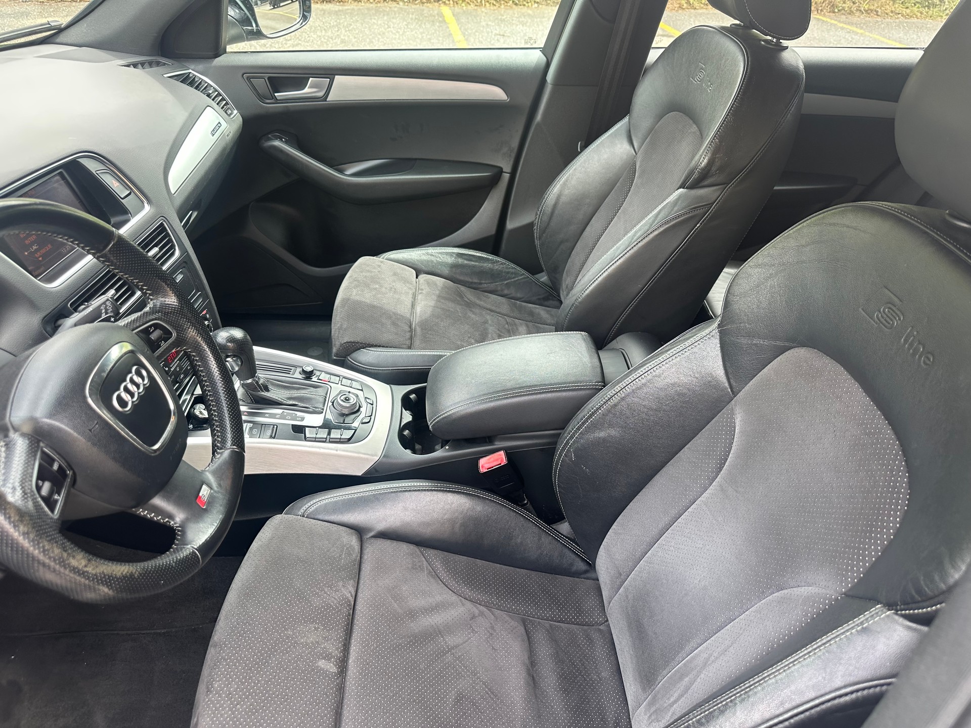 AUDI Q5 3.2 FSI quattro S-tronic-image-7