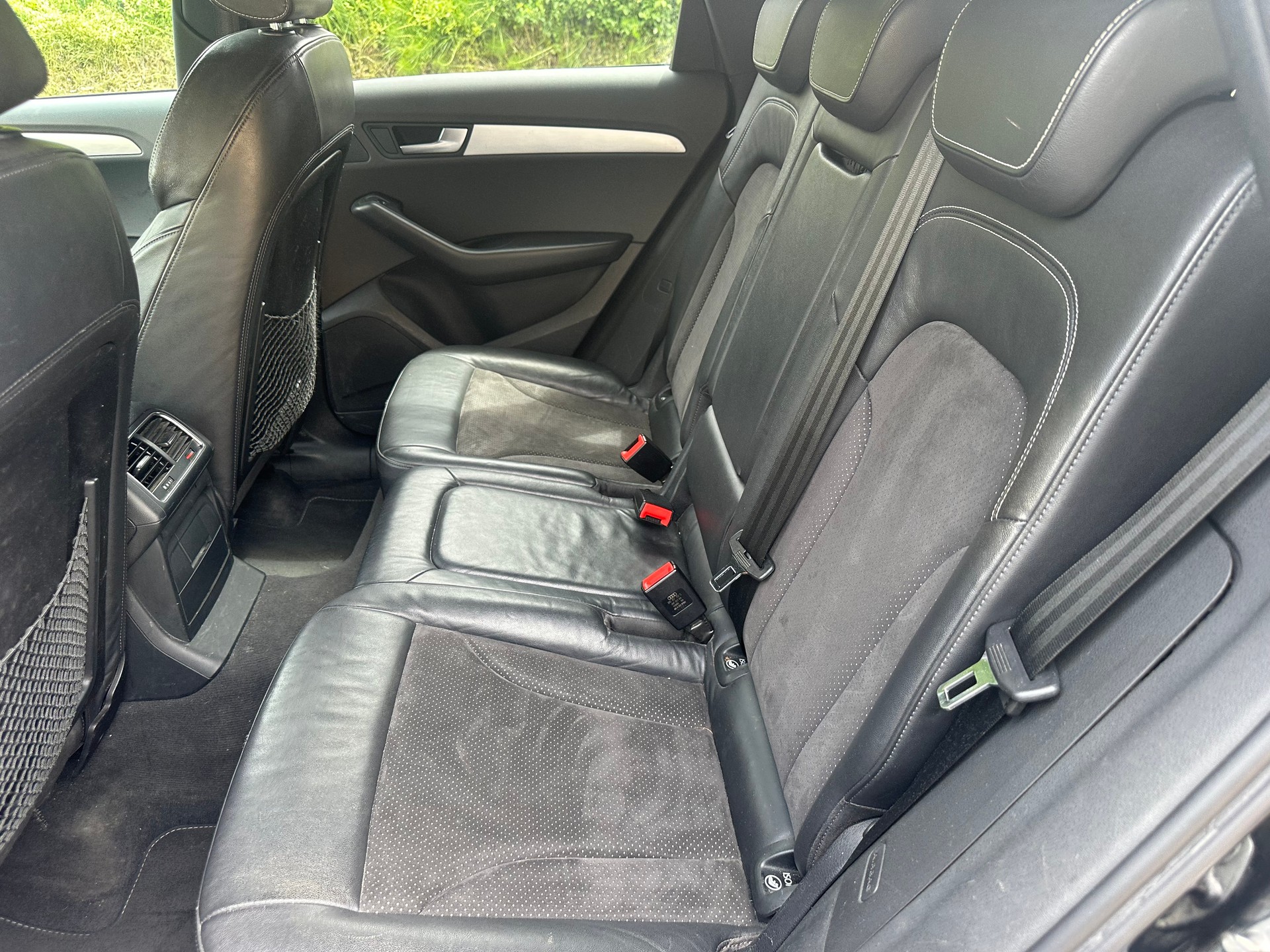 AUDI Q5 3.2 FSI quattro S-tronic-image-1