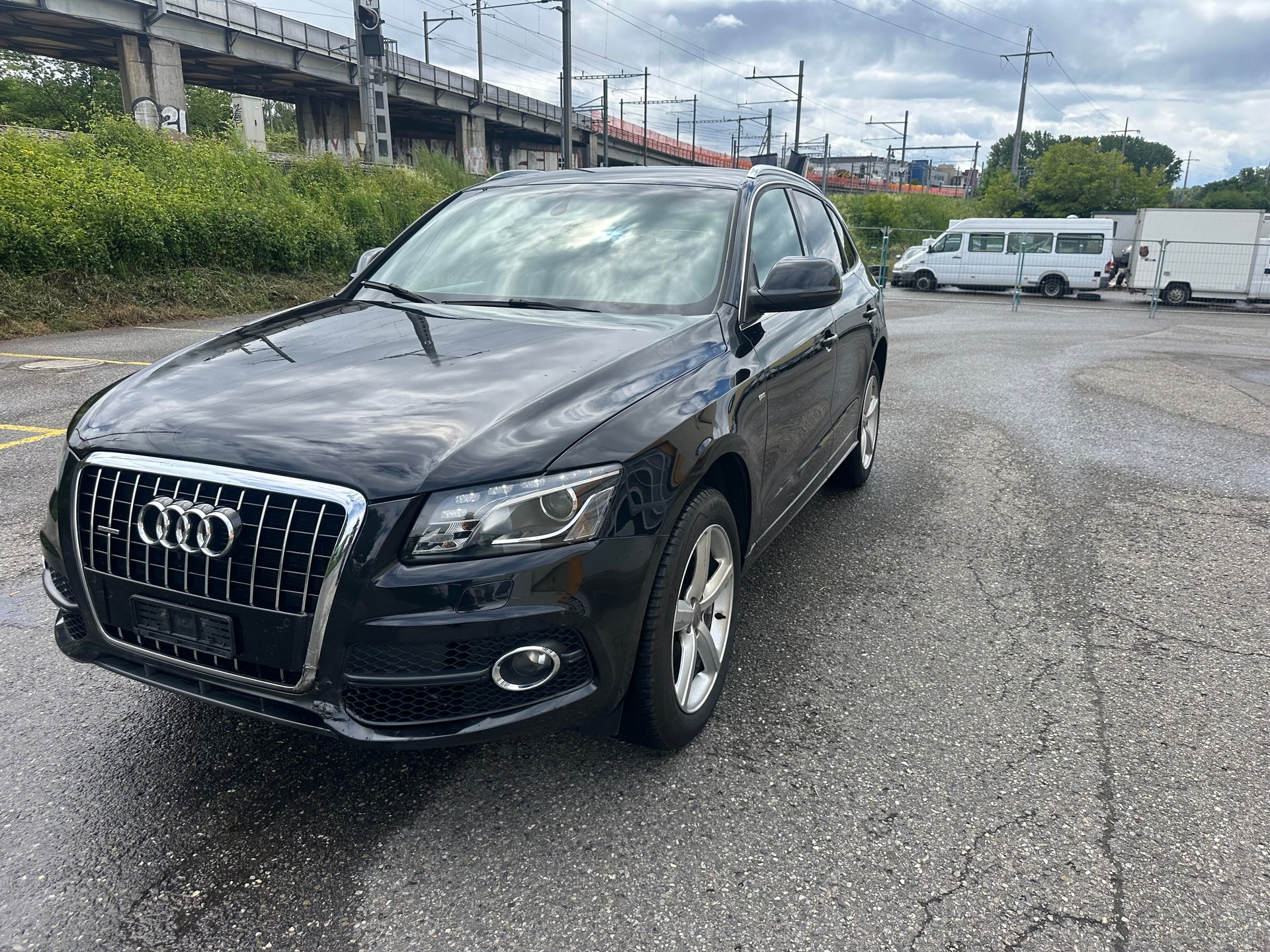 AUDI Q5 3.2 FSI quattro S-tronic-image-8