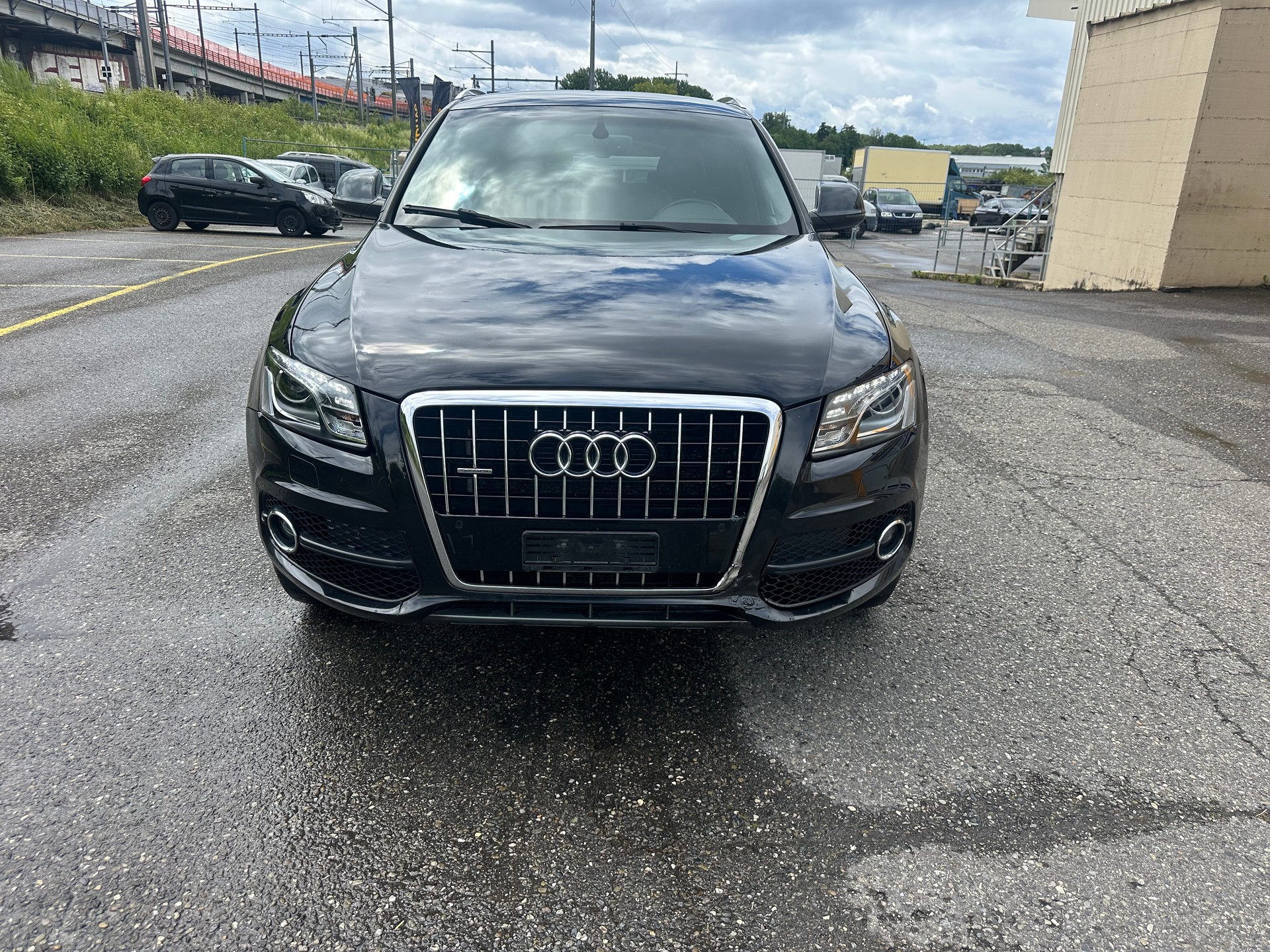 AUDI Q5 3.2 FSI quattro S-tronic-image-0