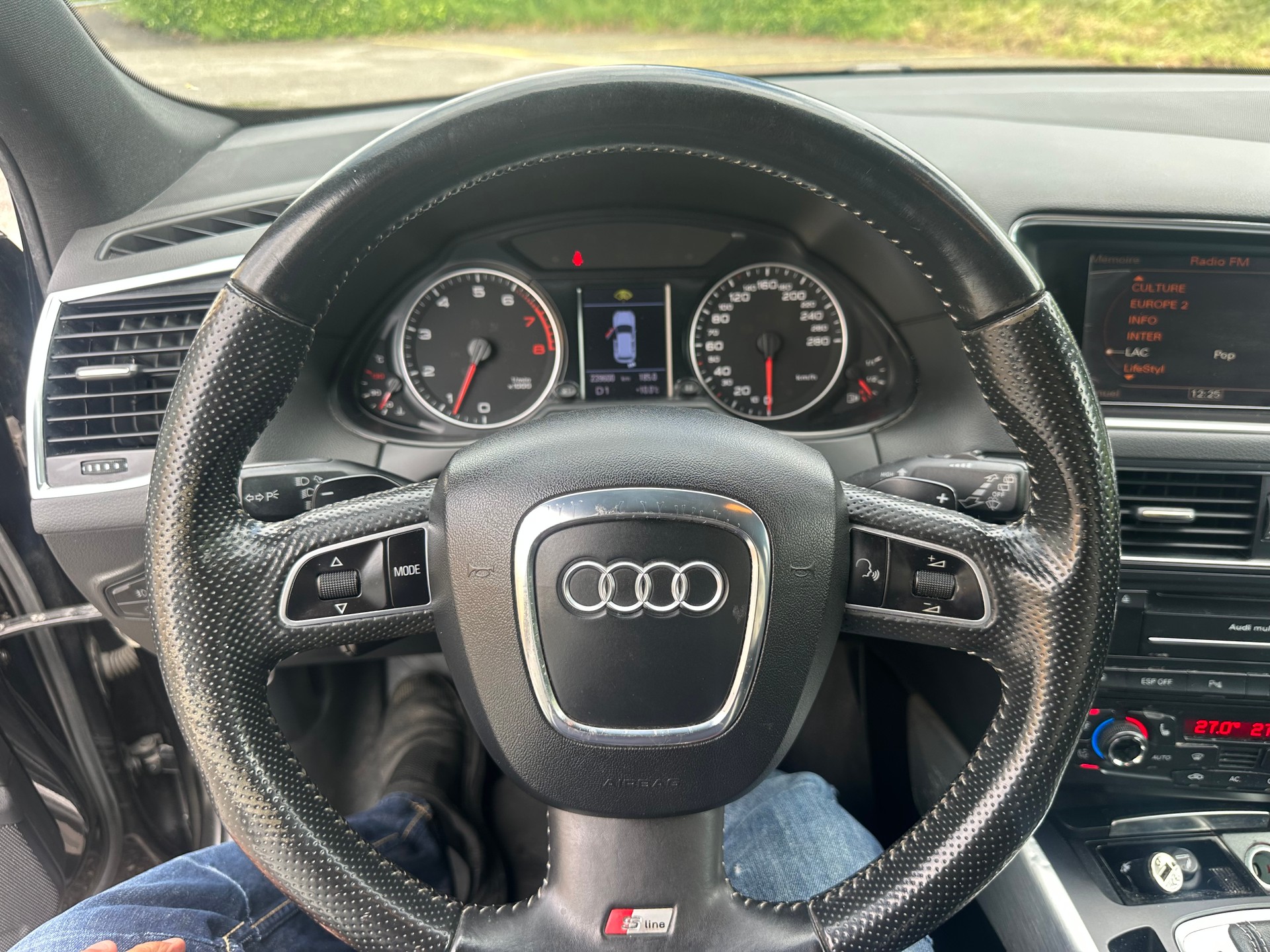 AUDI Q5 3.2 FSI quattro S-tronic-image-4