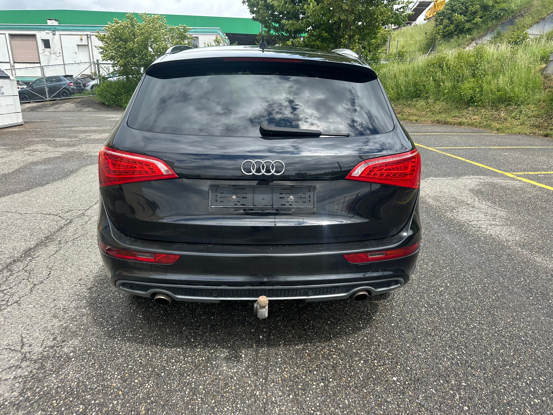 AUDI Q5 3.2 FSI quattro S-tronic-image-13