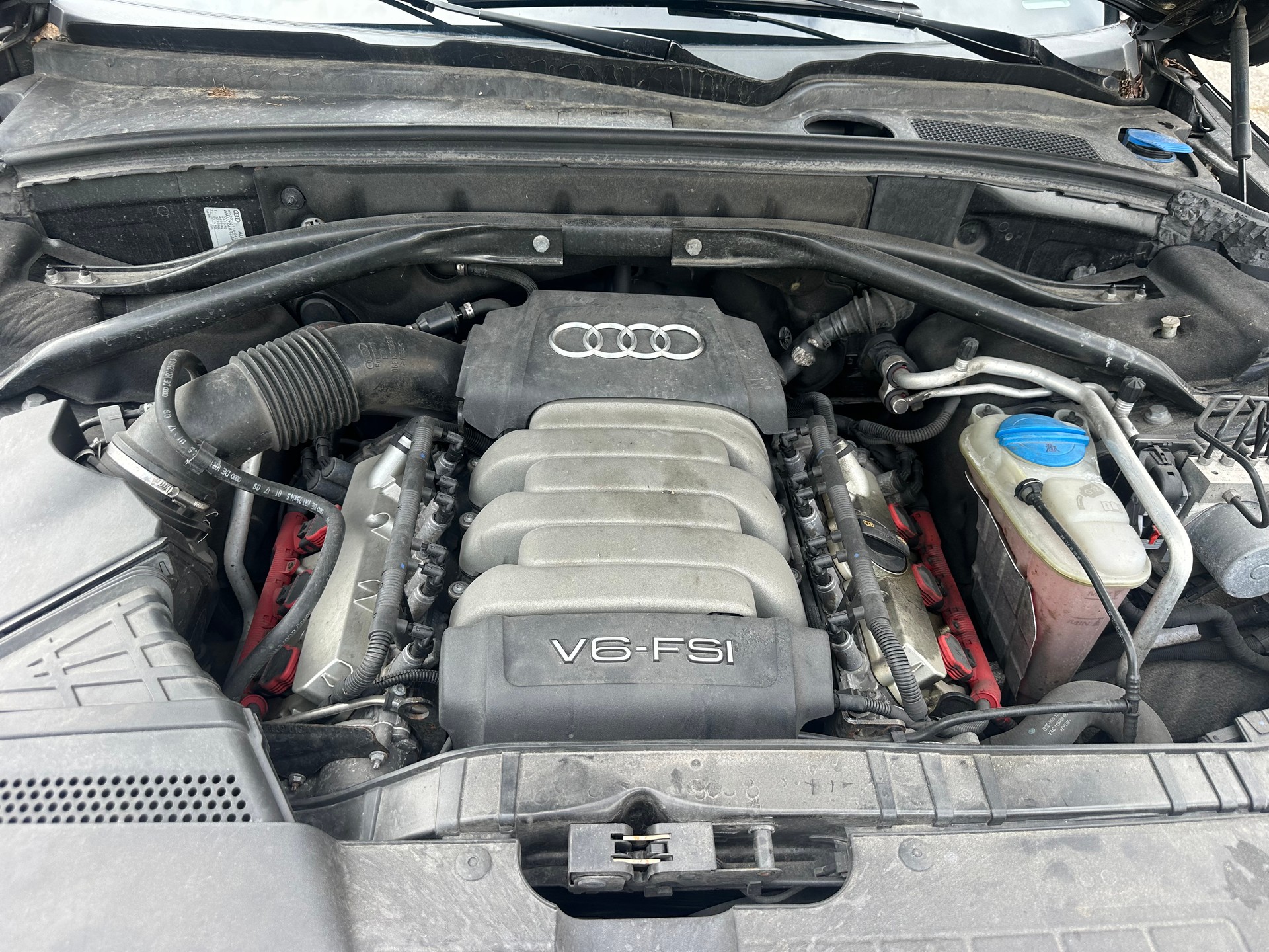 AUDI Q5 3.2 FSI quattro S-tronic-image-5