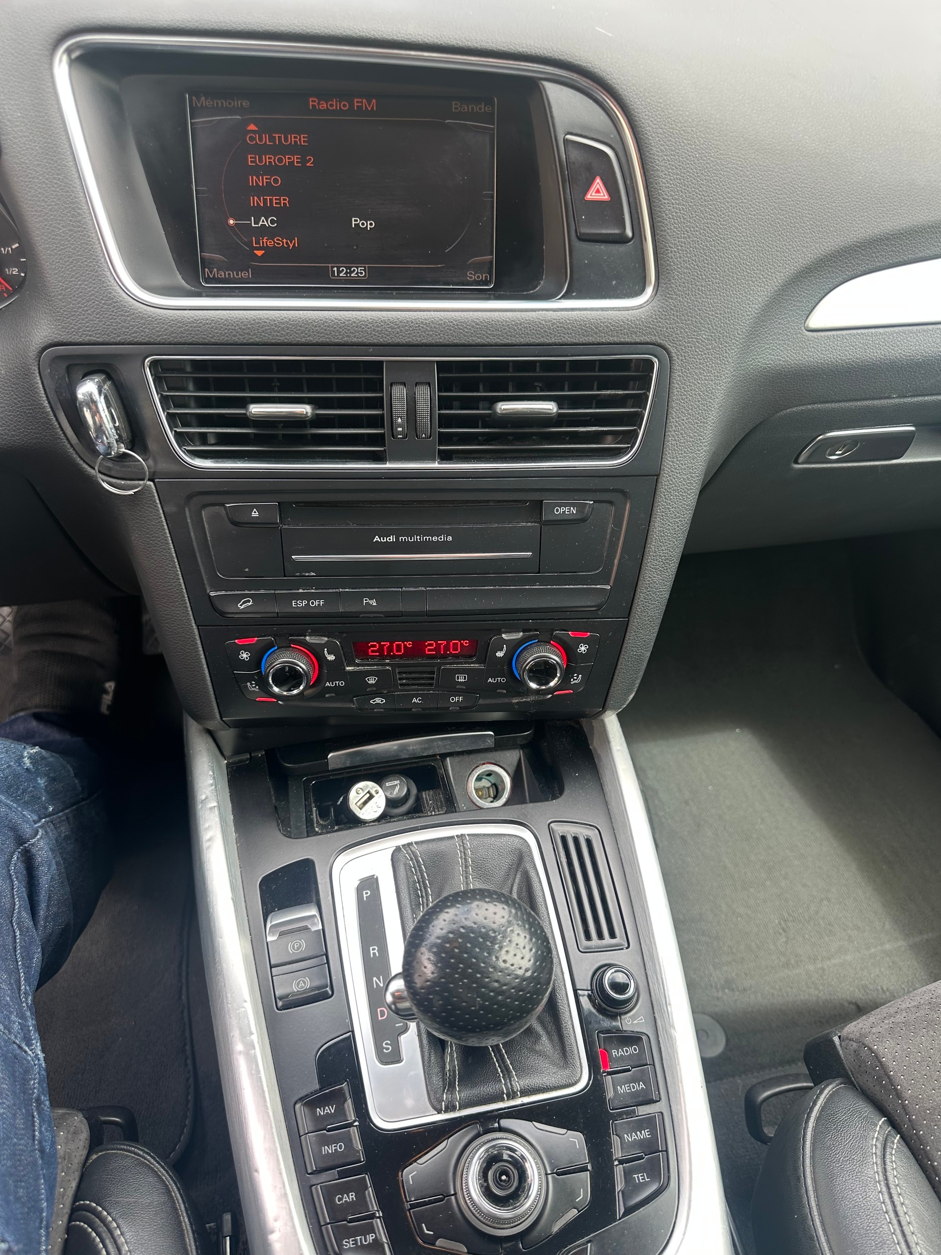 AUDI Q5 3.2 FSI quattro S-tronic-image-9