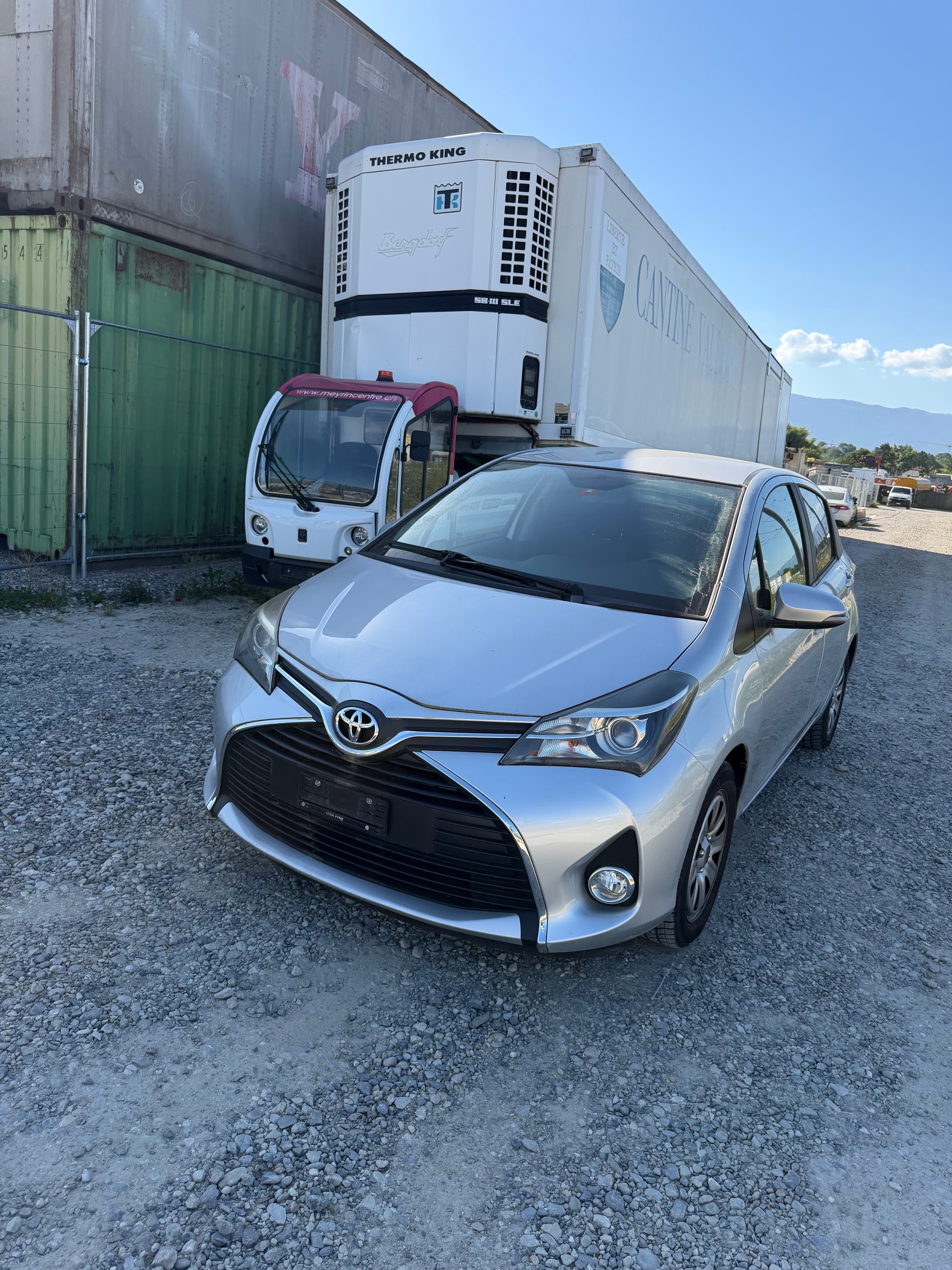 TOYOTA Yaris 1.33 Swiss Trend Multidrive S-image-3