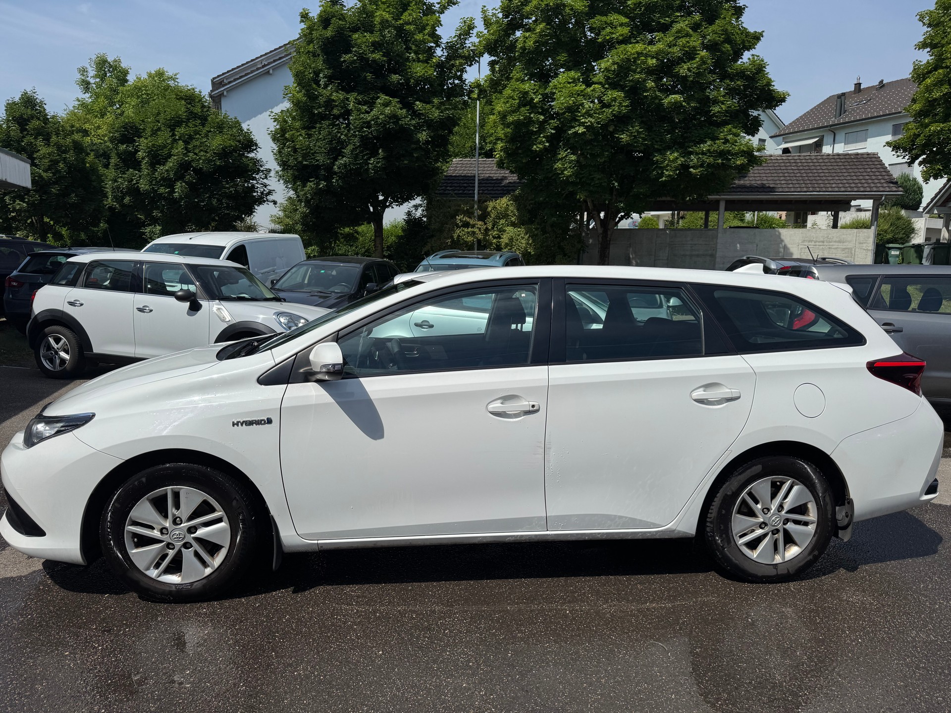 TOYOTA AURIS-image-3