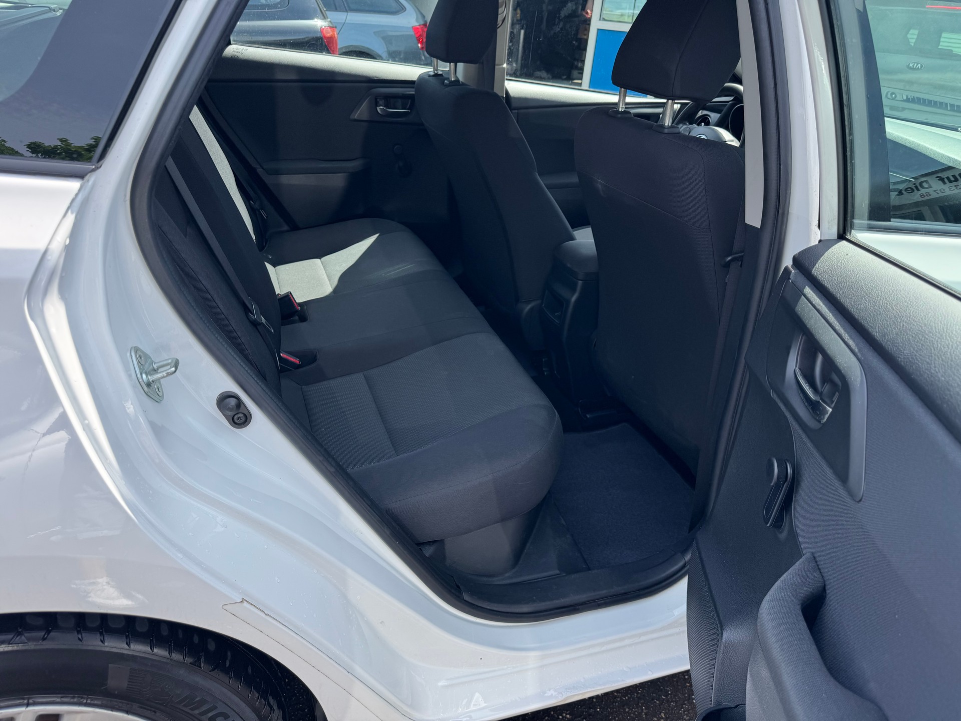 TOYOTA AURIS-image-11