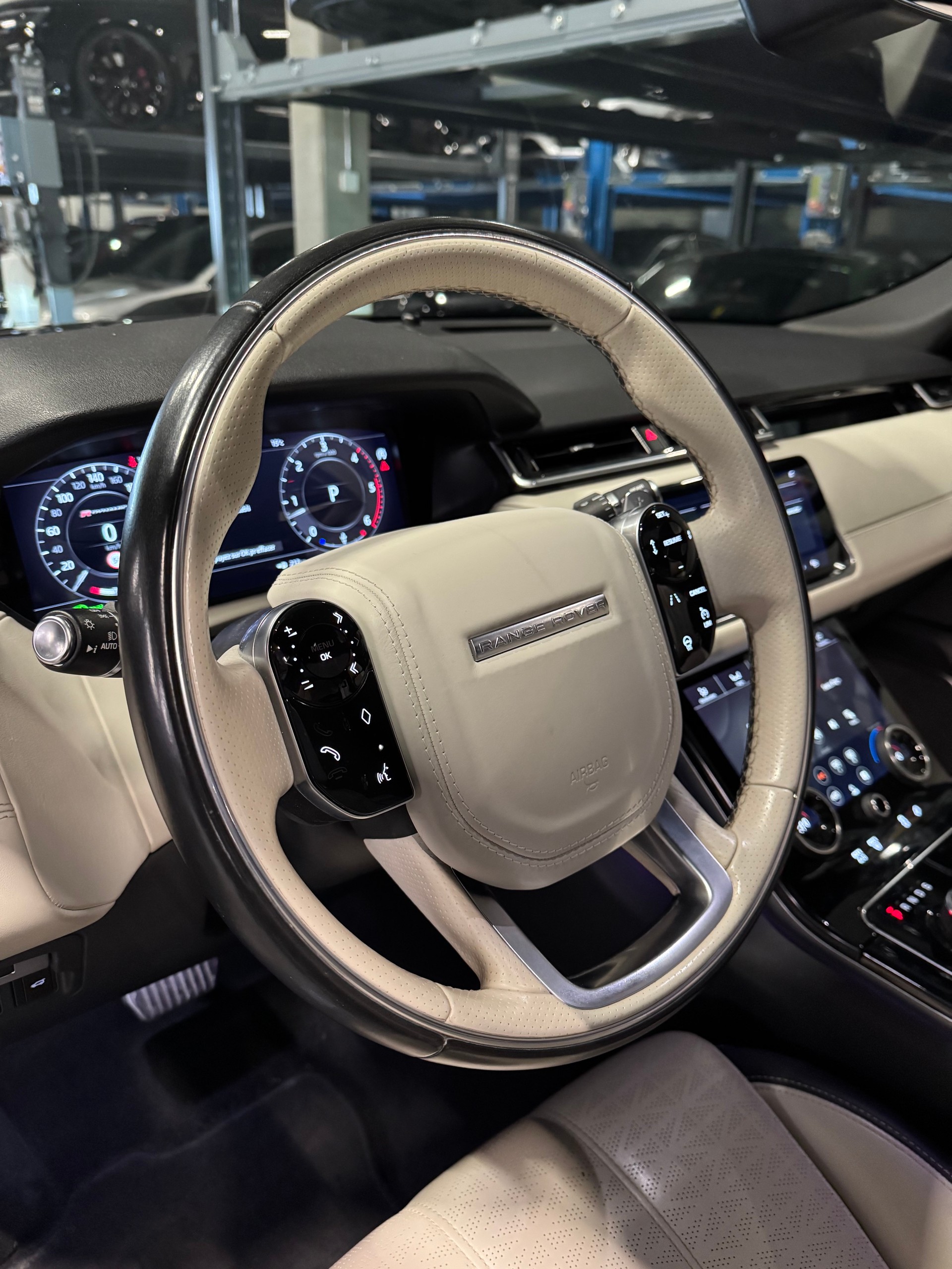 LAND ROVER Range Rover Velar R-Dynamic D 275 Automatic-image-6