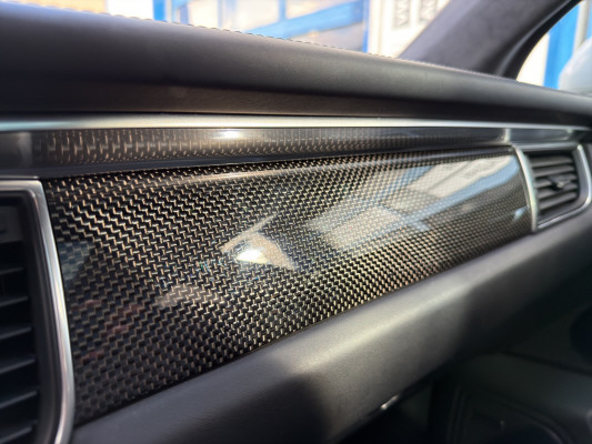 PORSCHE Macan Turbo-image-7