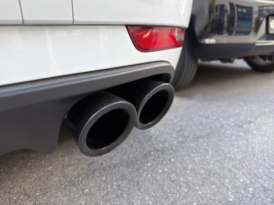 PORSCHE Macan Turbo-image-14