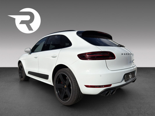 PORSCHE Macan Turbo-image-3