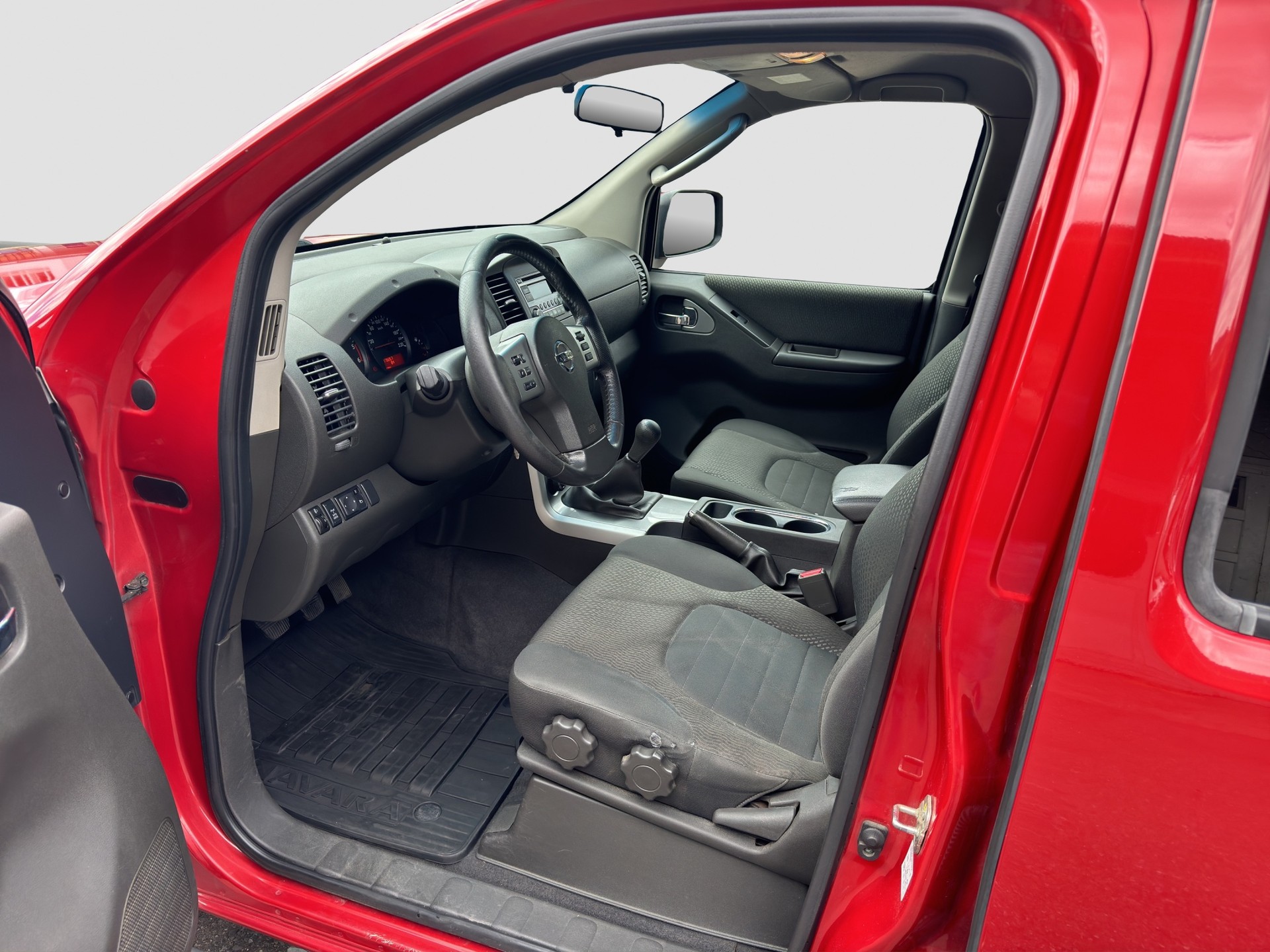 NISSAN Navara Double Cab LE 2.5 dCi 4WD-image-8