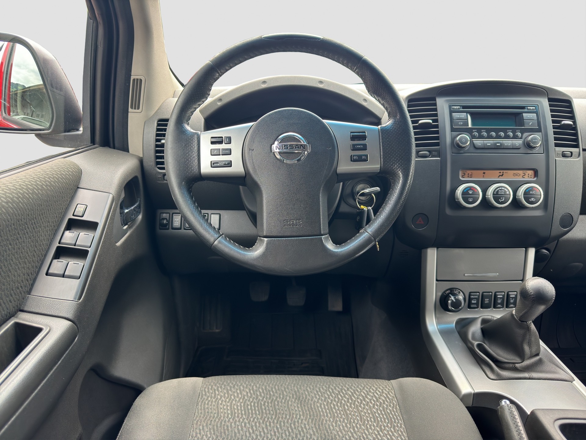 NISSAN Navara Double Cab LE 2.5 dCi 4WD-image-6