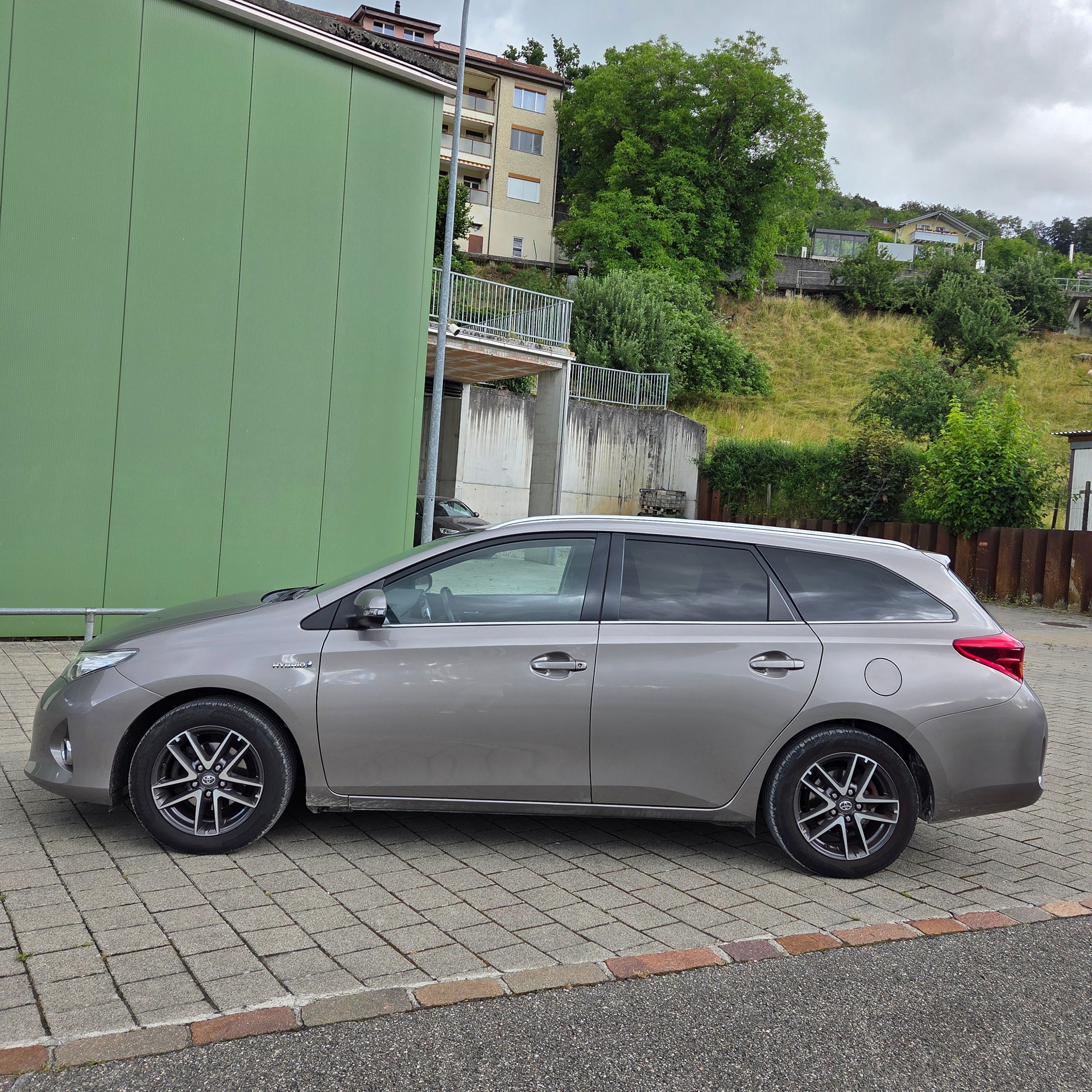 TOYOTA Auris Touring Sports 1.8 16V HSD Linea Sol-image-2