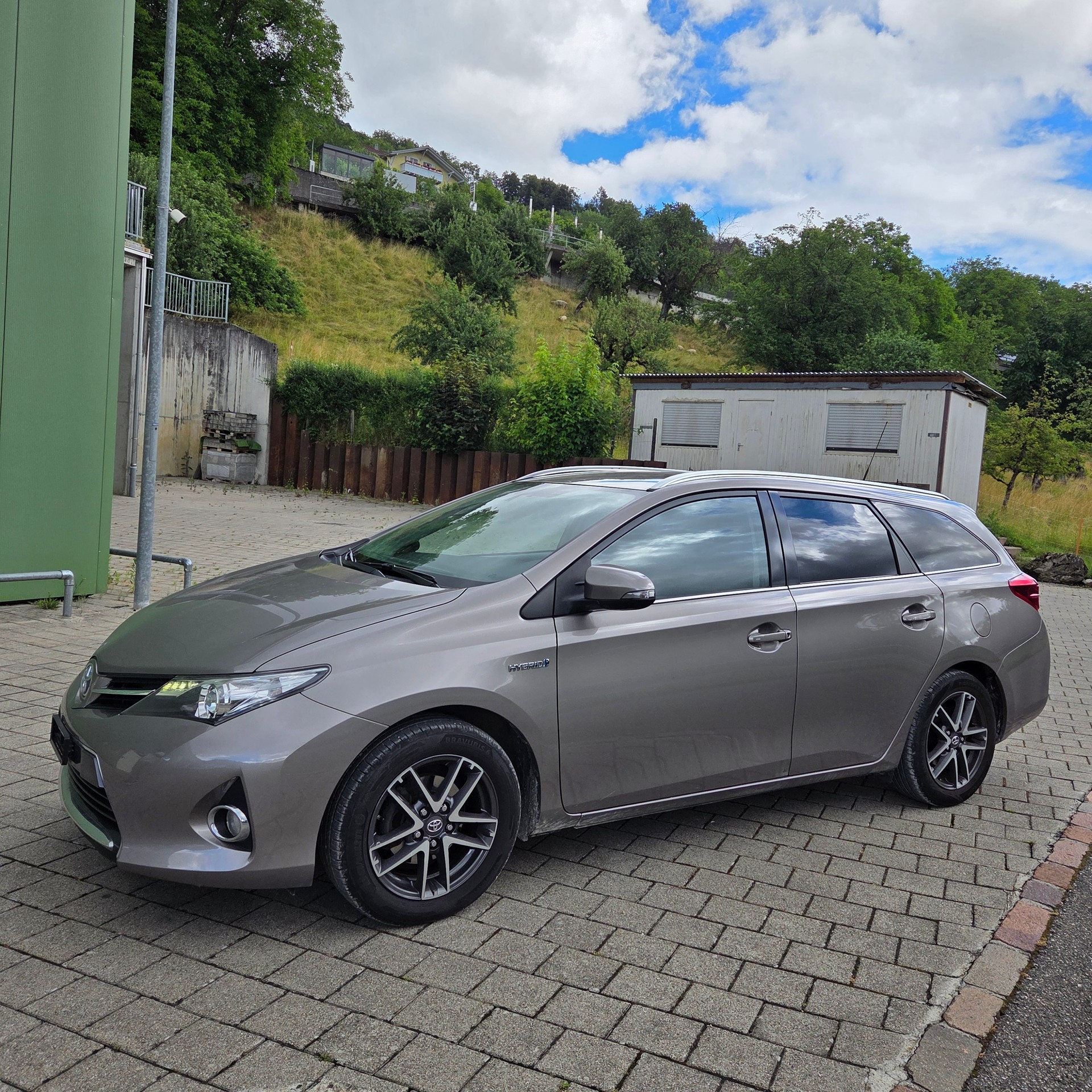 TOYOTA Auris Touring Sports 1.8 16V HSD Linea Sol-image-0